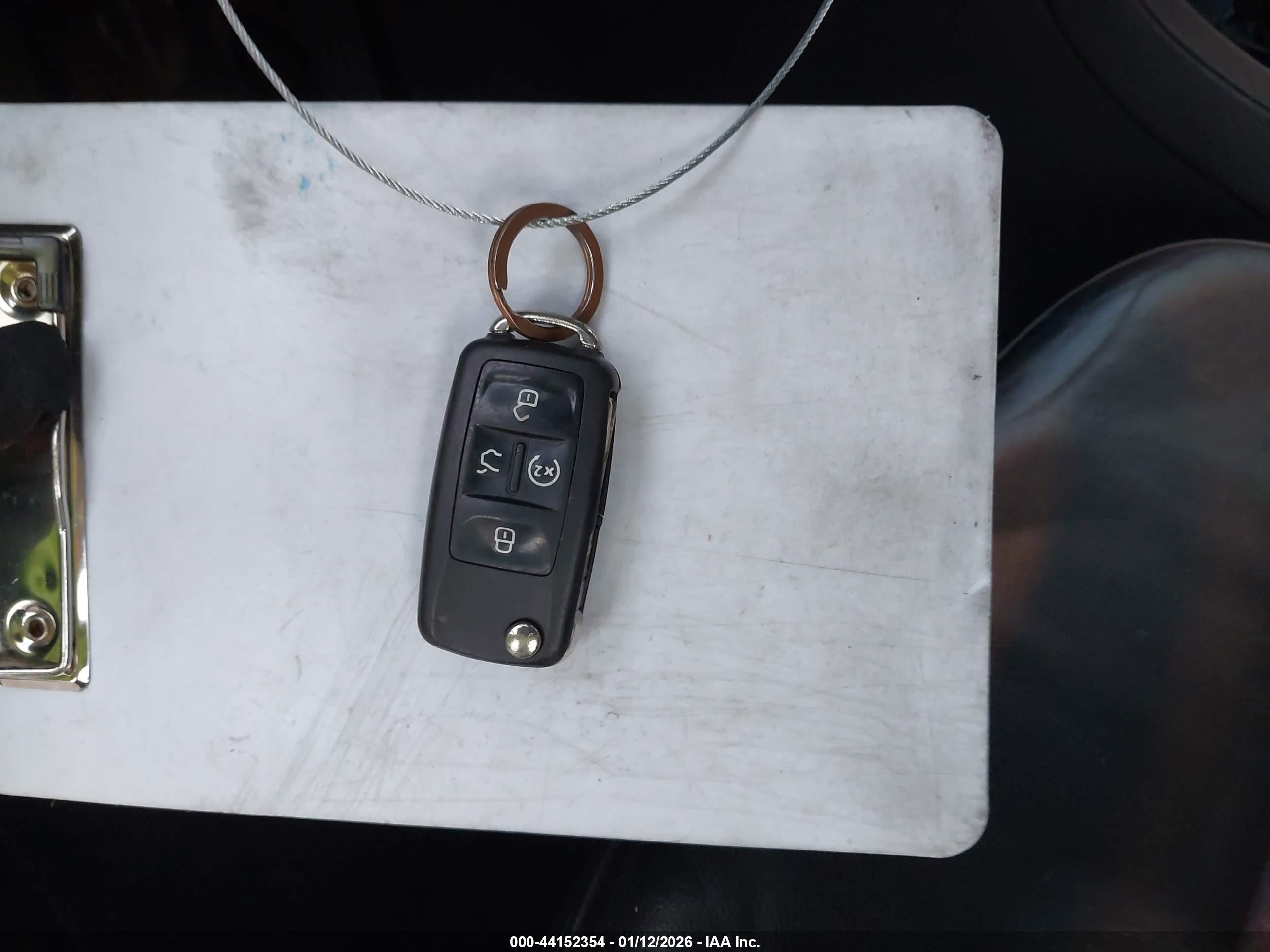 VOLKSWAGEN PASSAT image 11