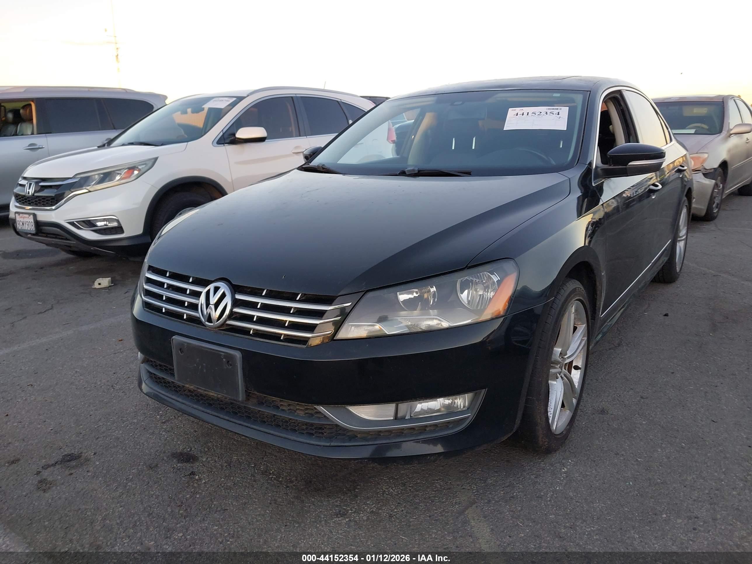 VOLKSWAGEN PASSAT image 2