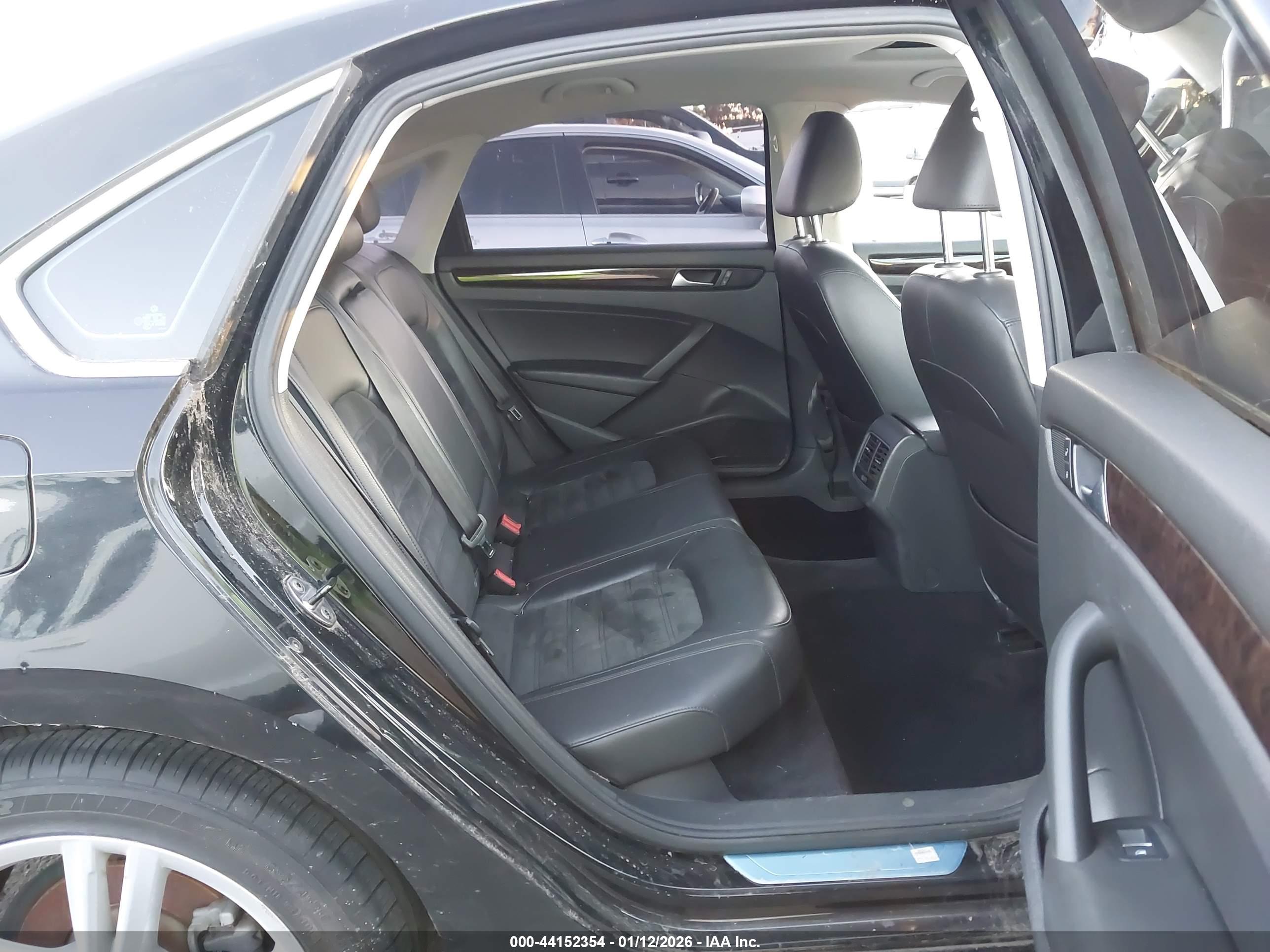 VOLKSWAGEN PASSAT image 8