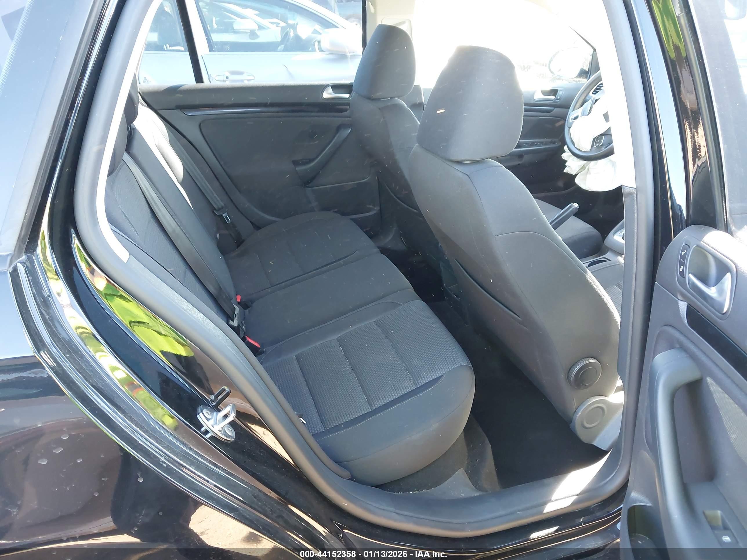 VOLKSWAGEN JETTA image 8