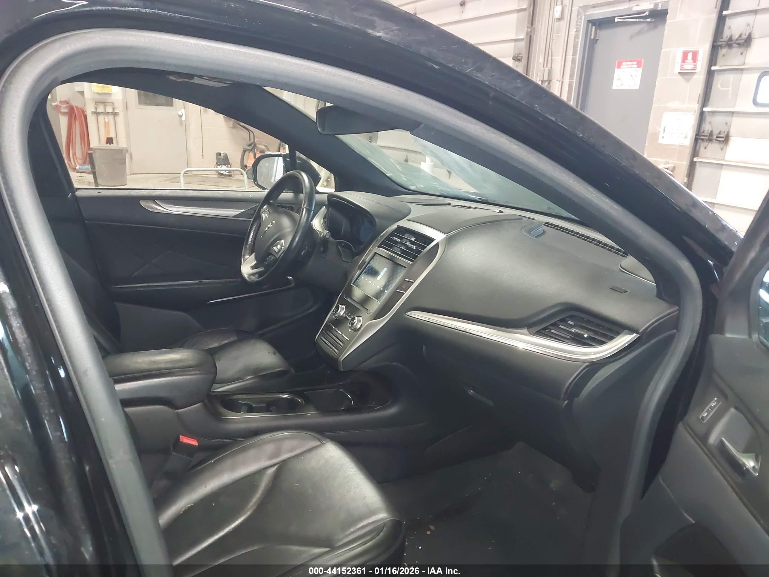 LINCOLN MKC image 5