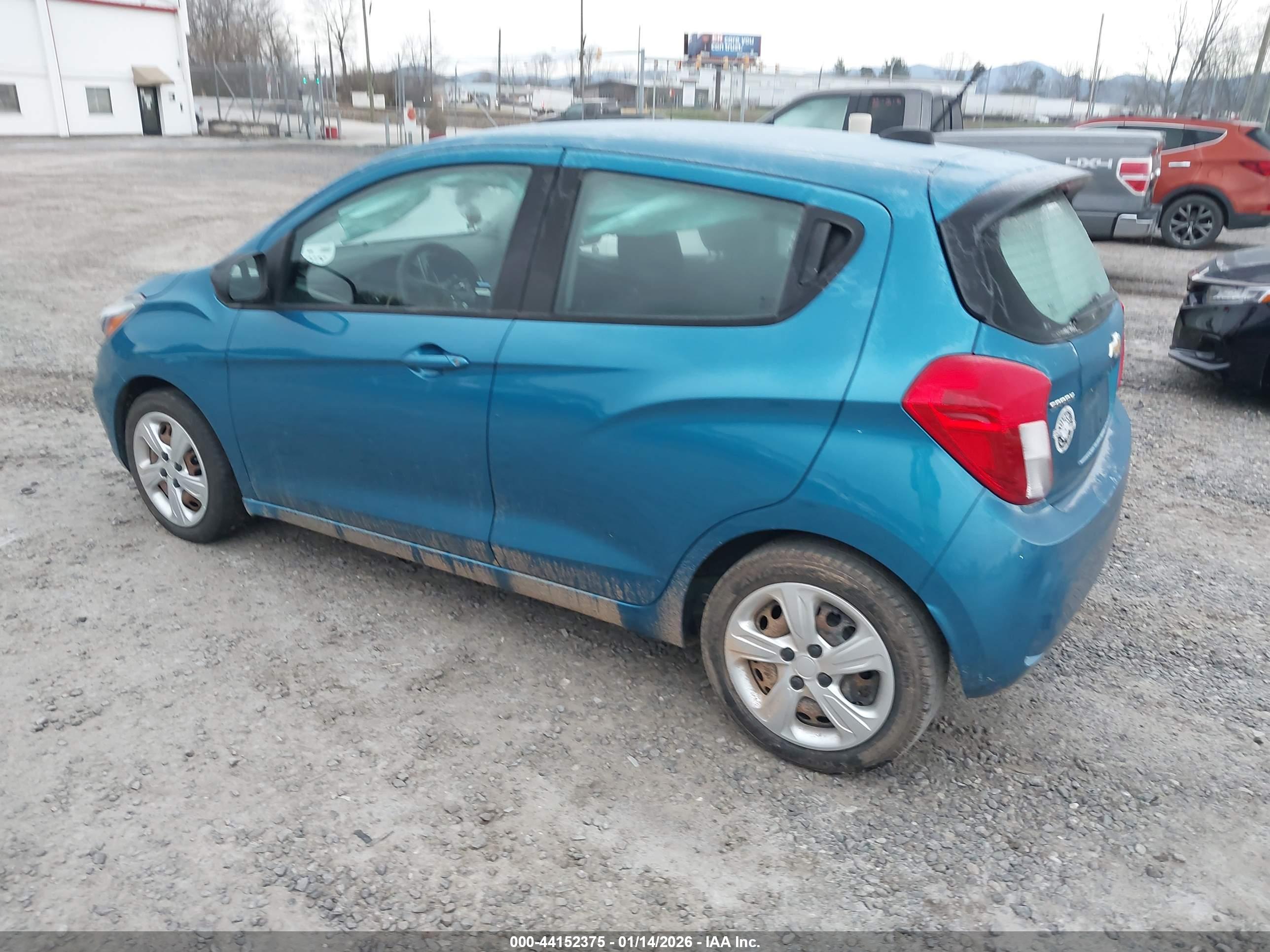 CHEVROLET SPARK image 3