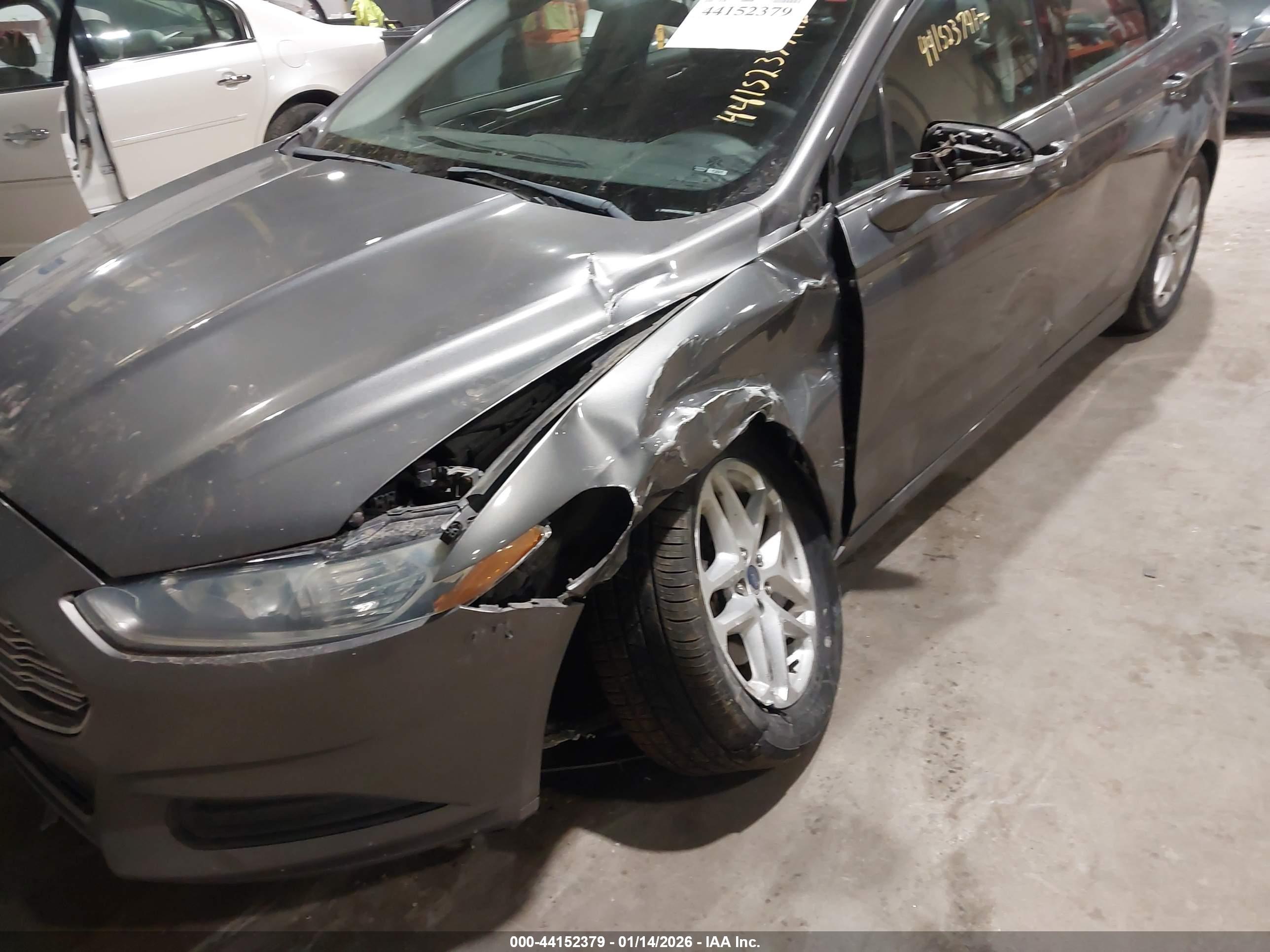 FORD FUSION image 6