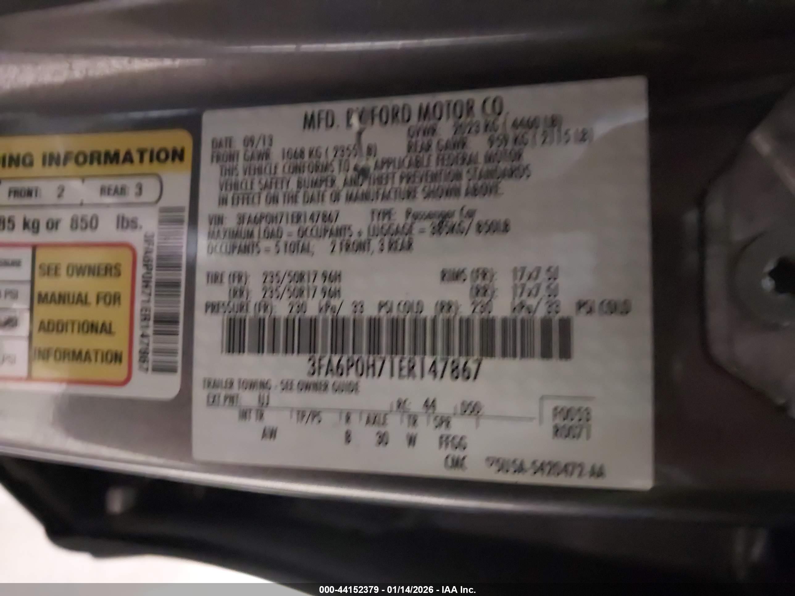 FORD FUSION image 9