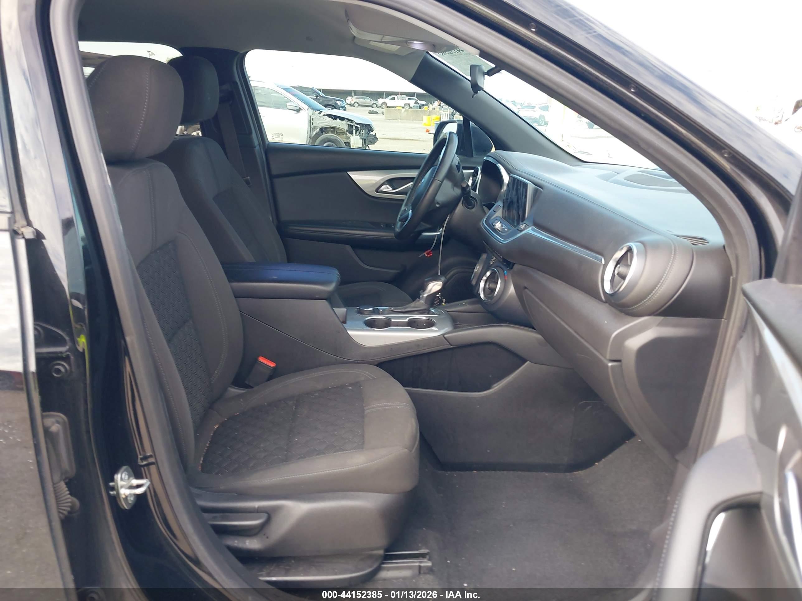 CHEVROLET BLAZER image 5