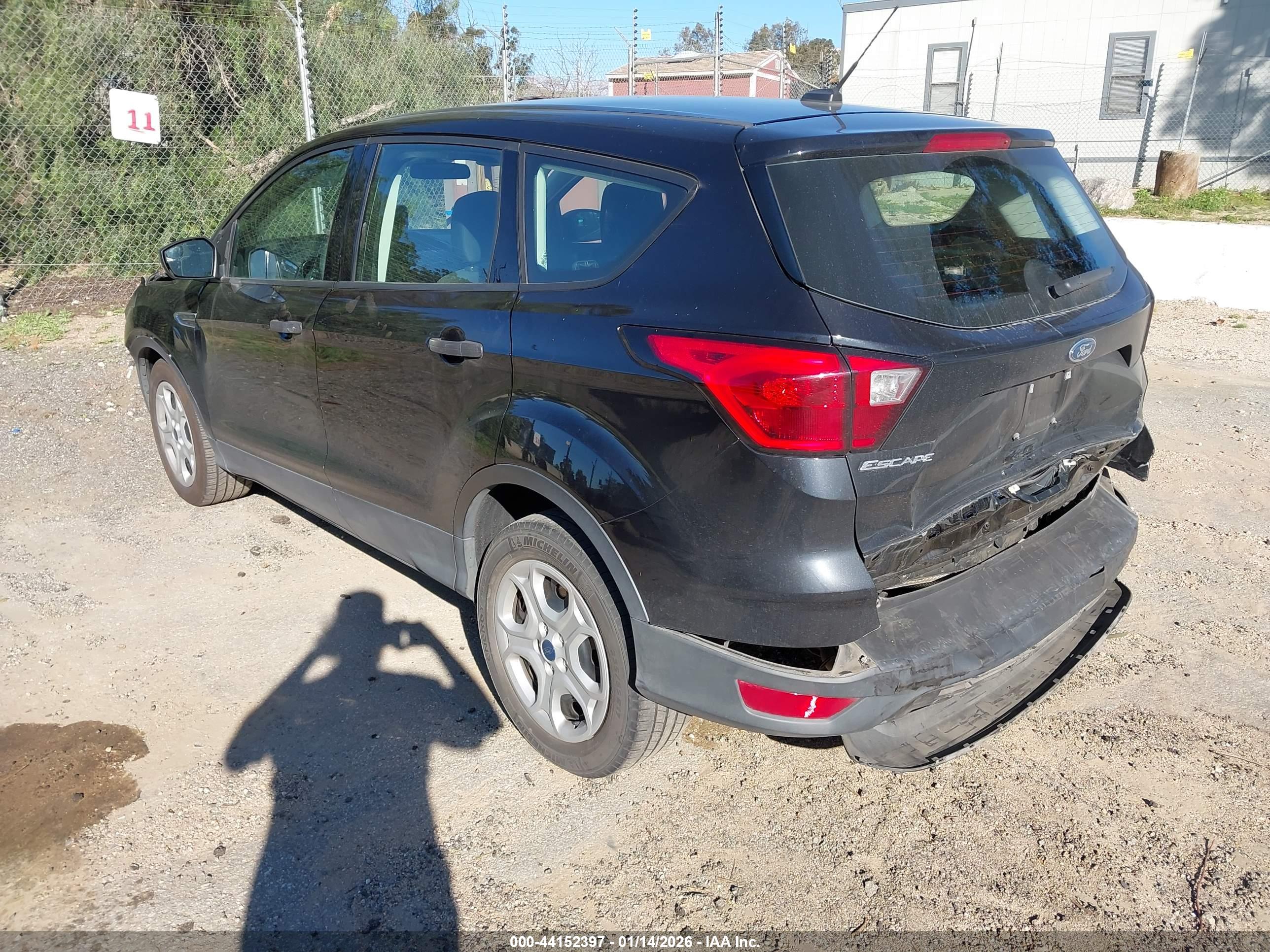 FORD ESCAPE image 3