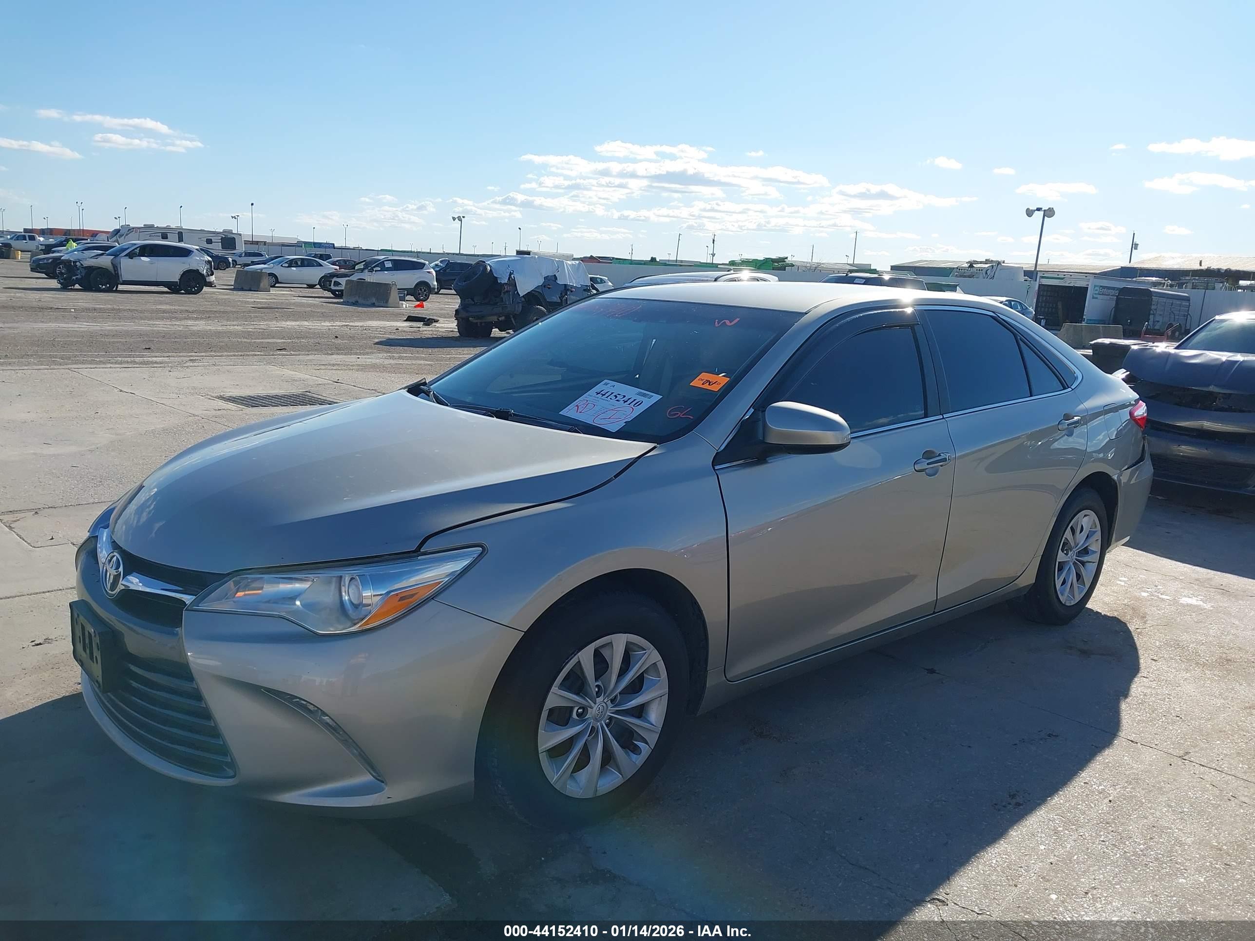 TOYOTA CAMRY image 2