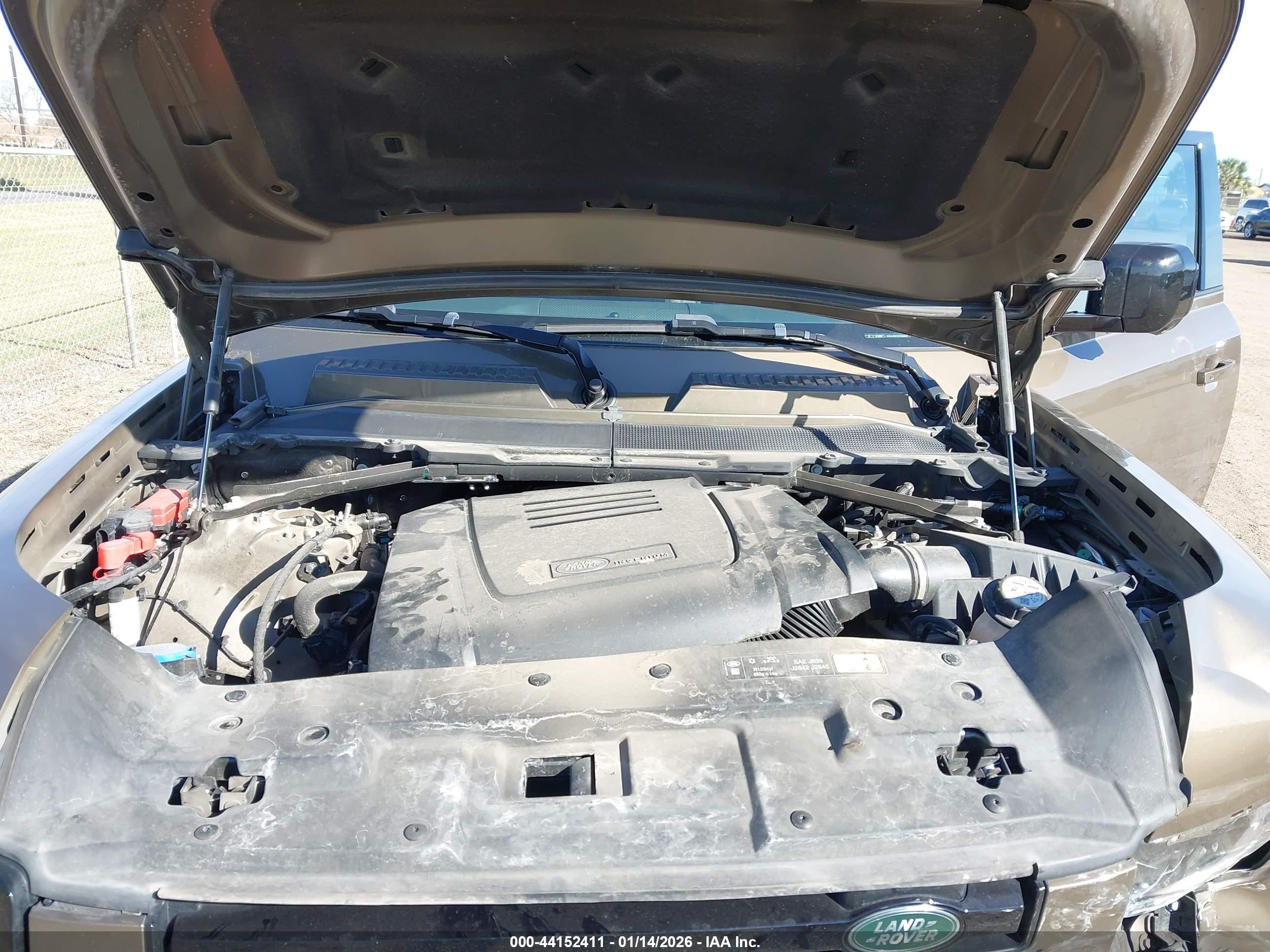 LAND ROVER image 10