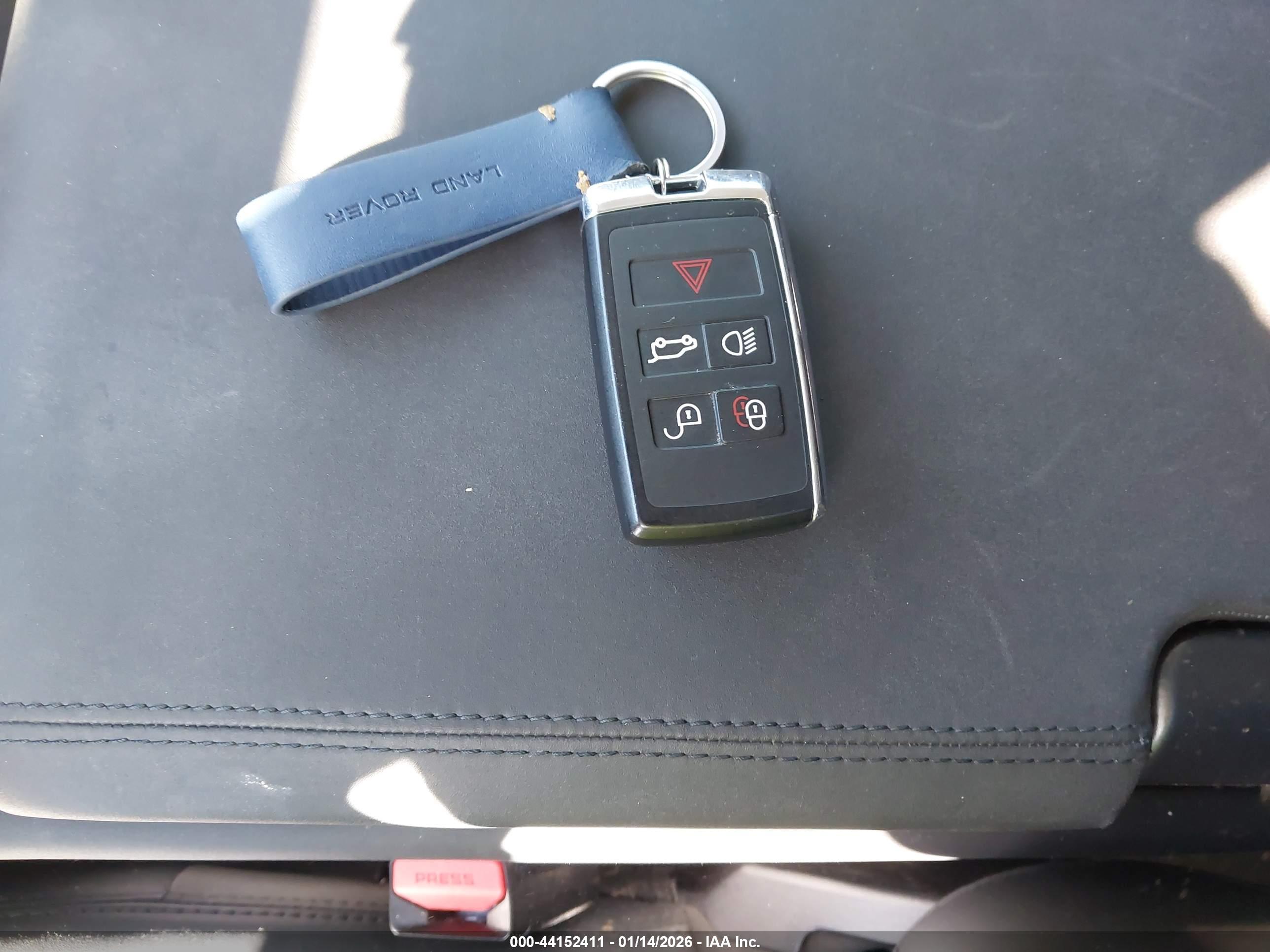LAND ROVER image 11