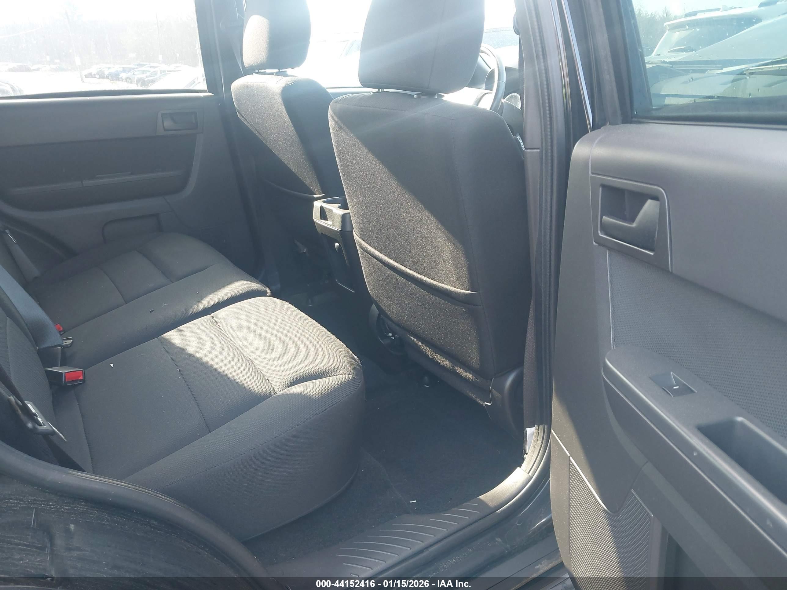 FORD ESCAPE image 8
