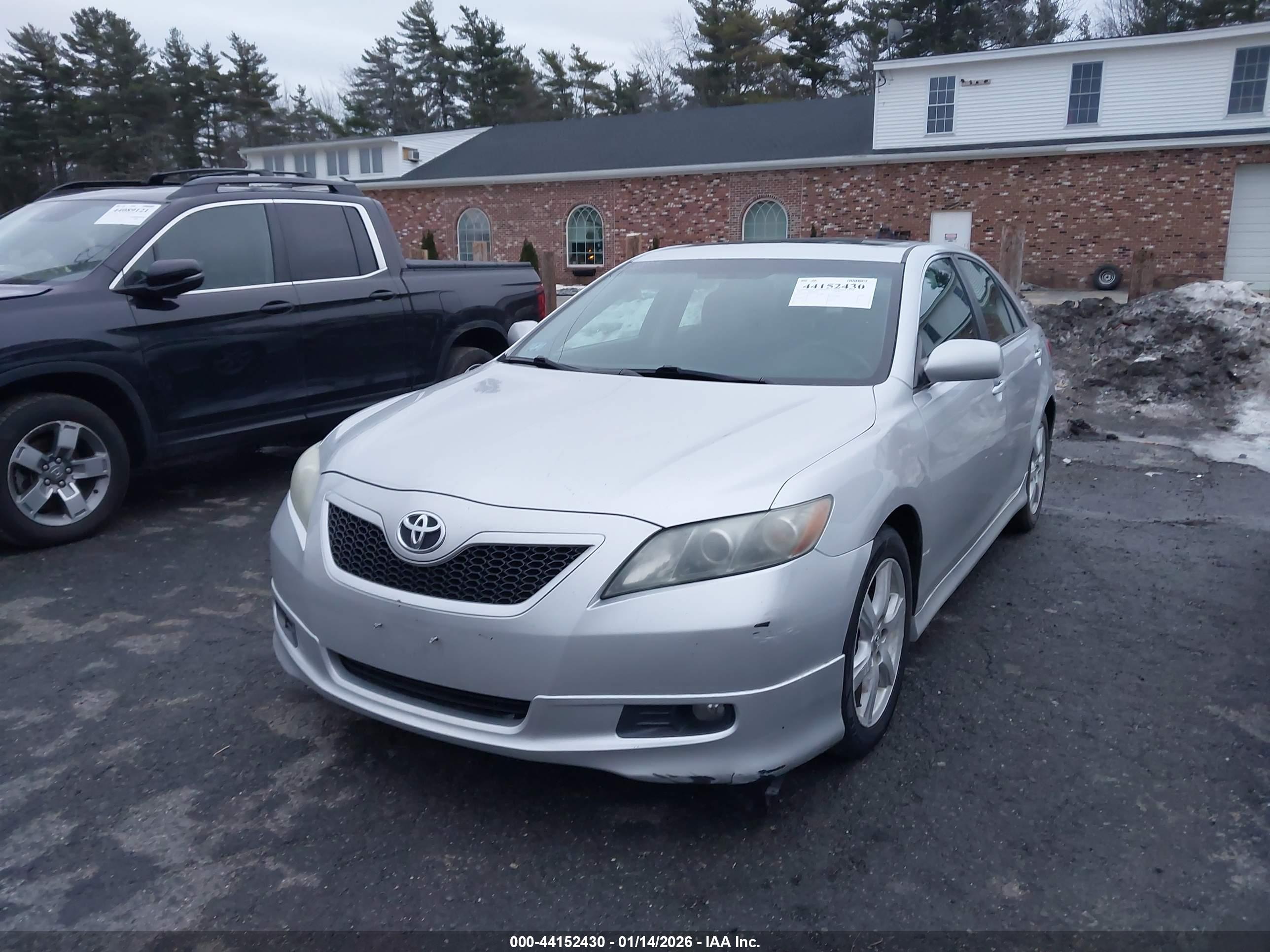 TOYOTA CAMRY image 2