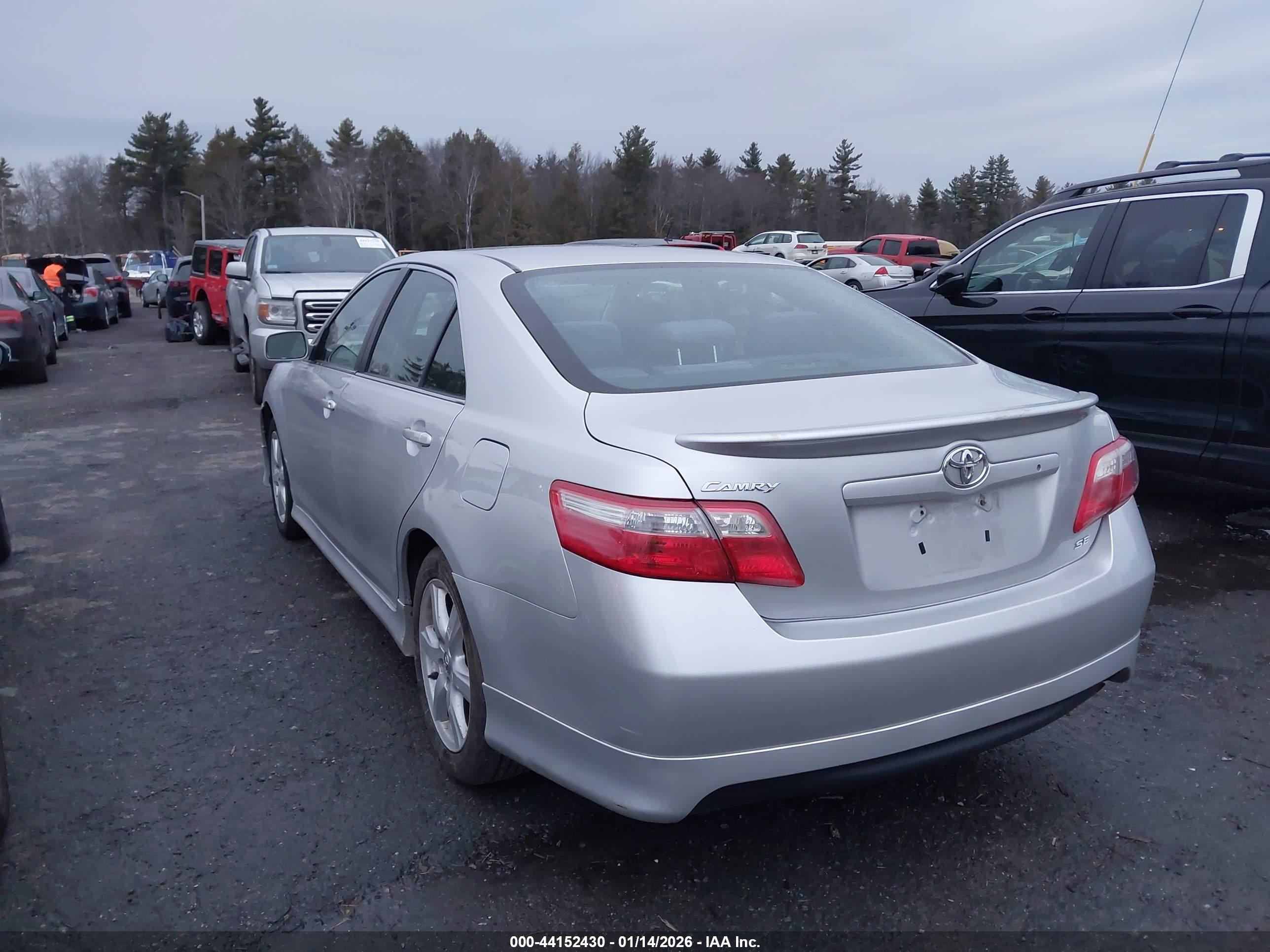TOYOTA CAMRY image 3