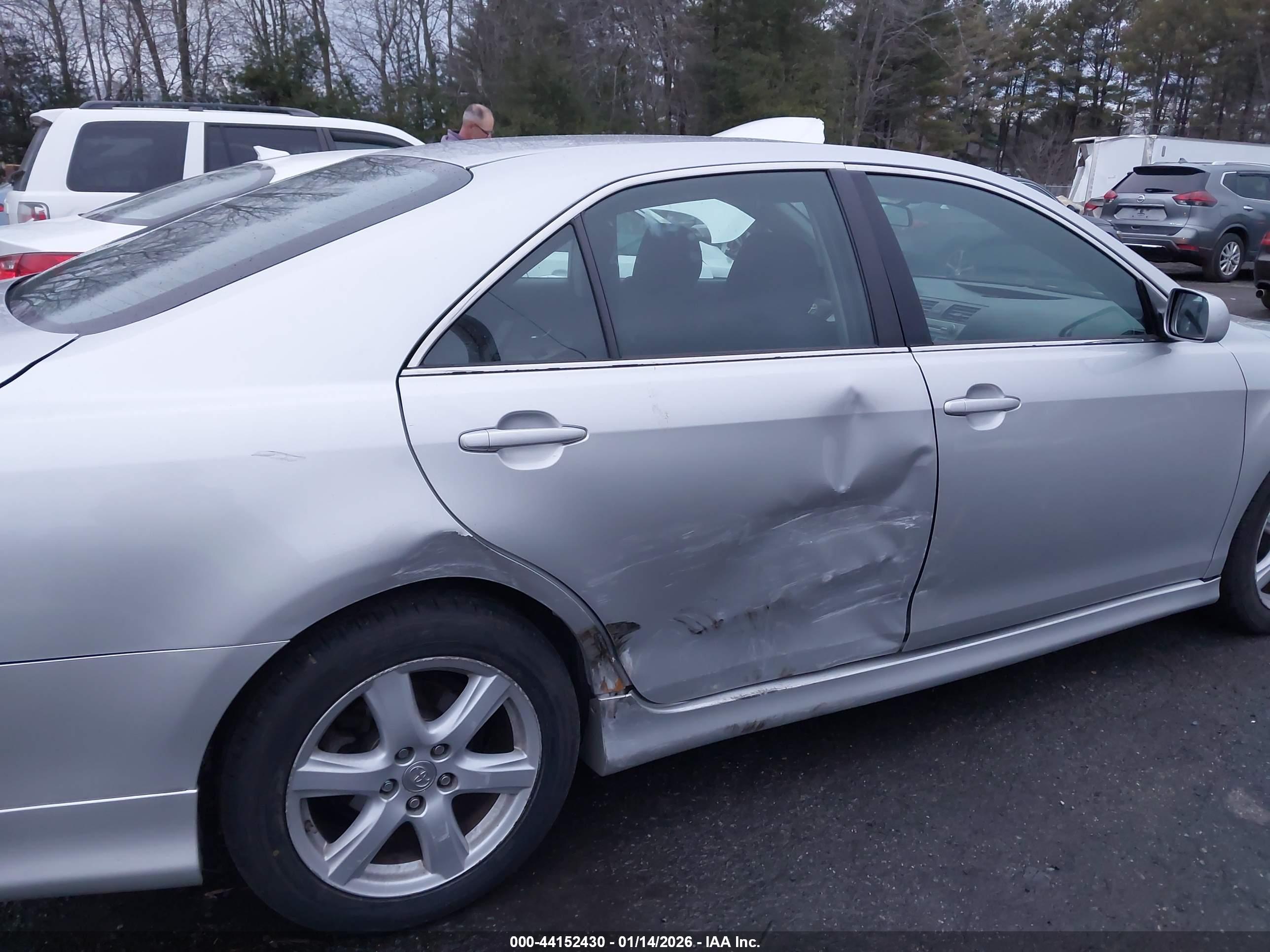TOYOTA CAMRY image 6