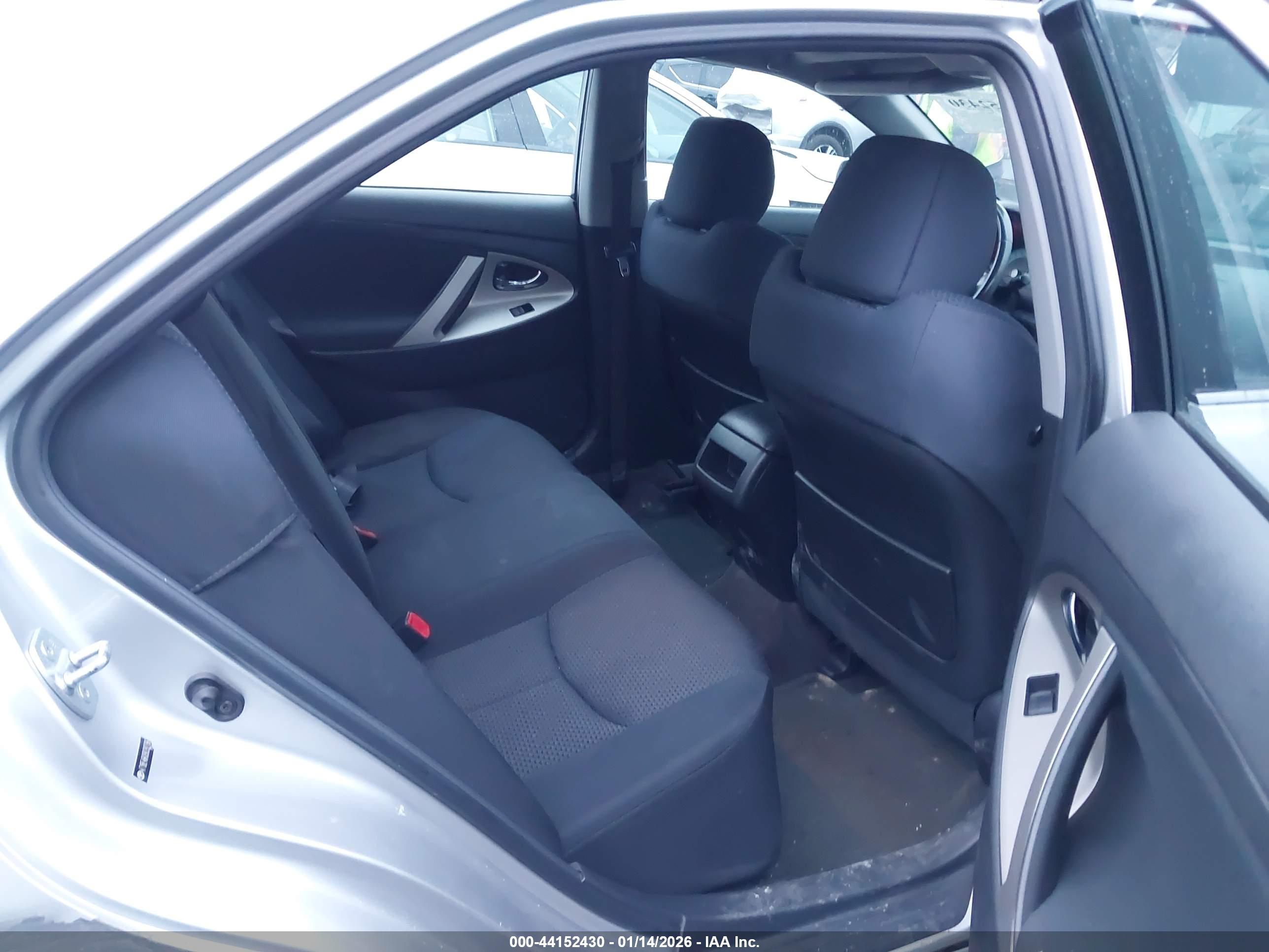 TOYOTA CAMRY image 8