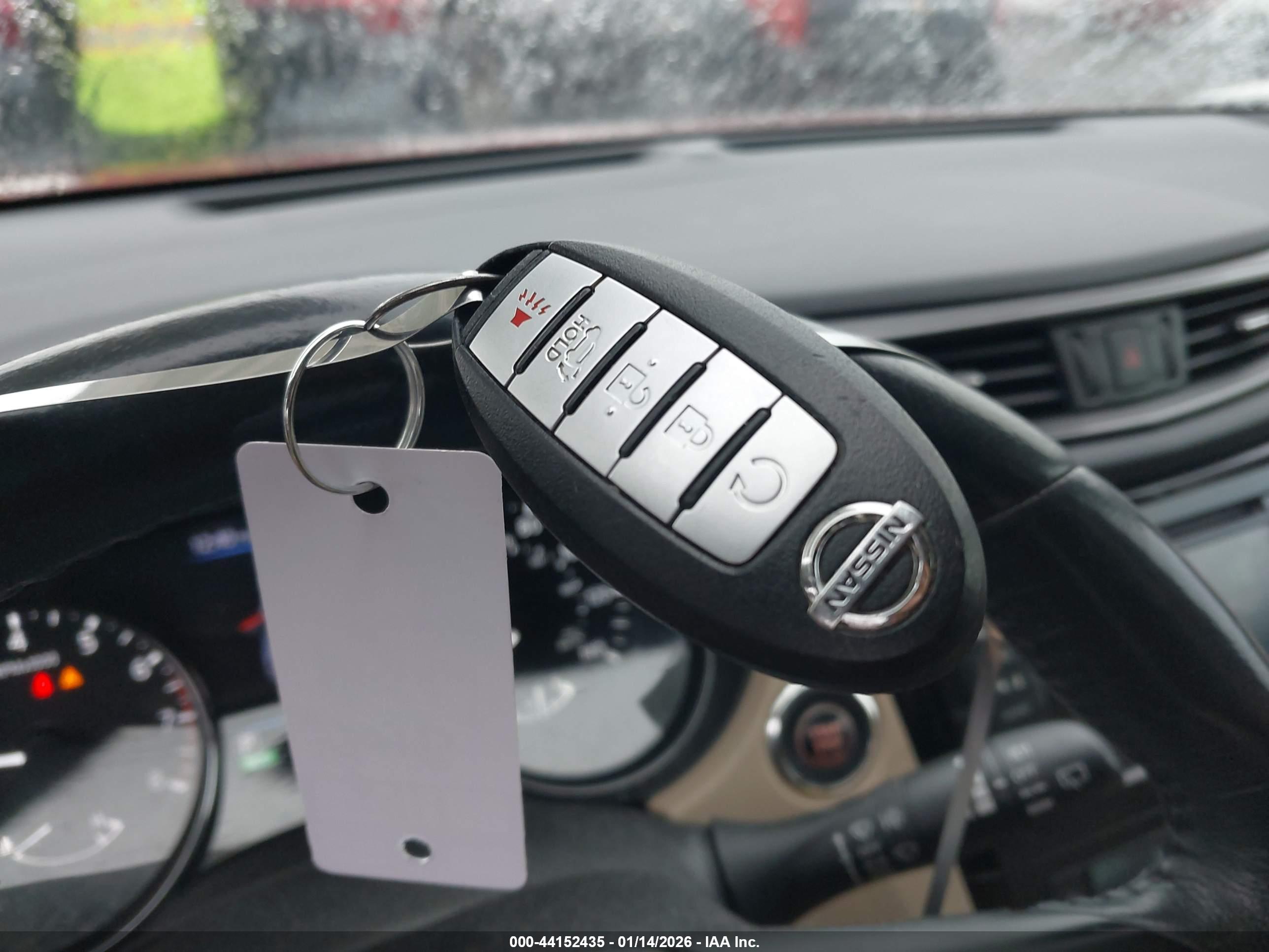 NISSAN ROGUE image 11