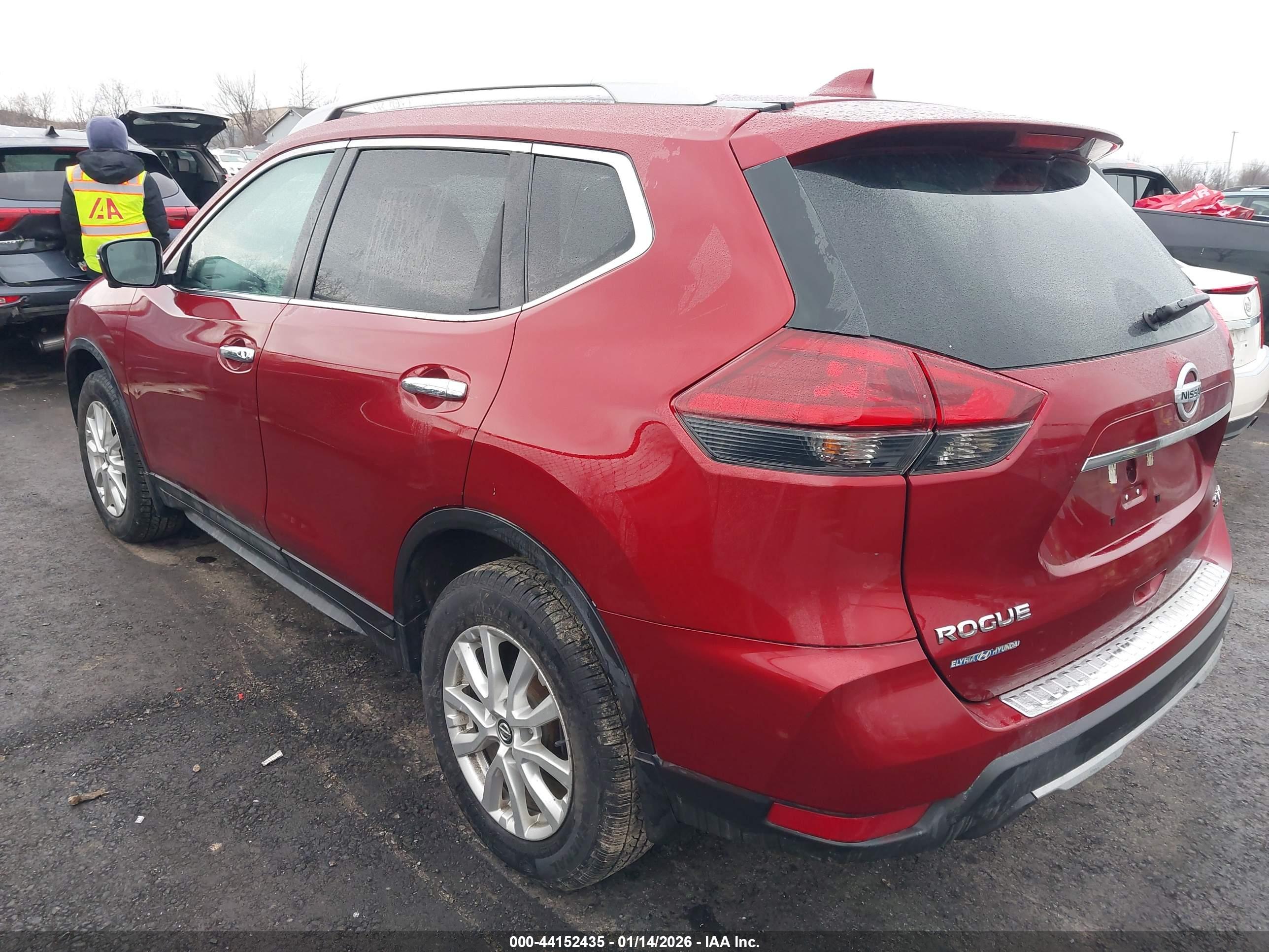 NISSAN ROGUE image 3