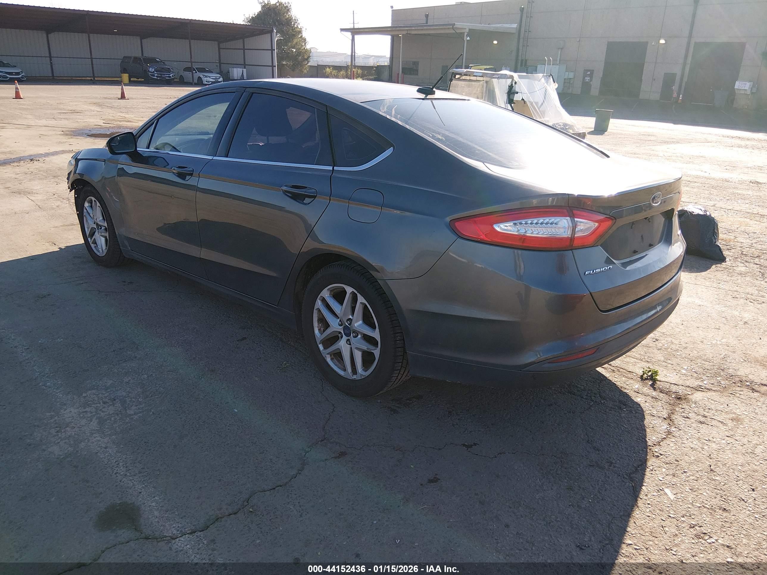 FORD FUSION image 3