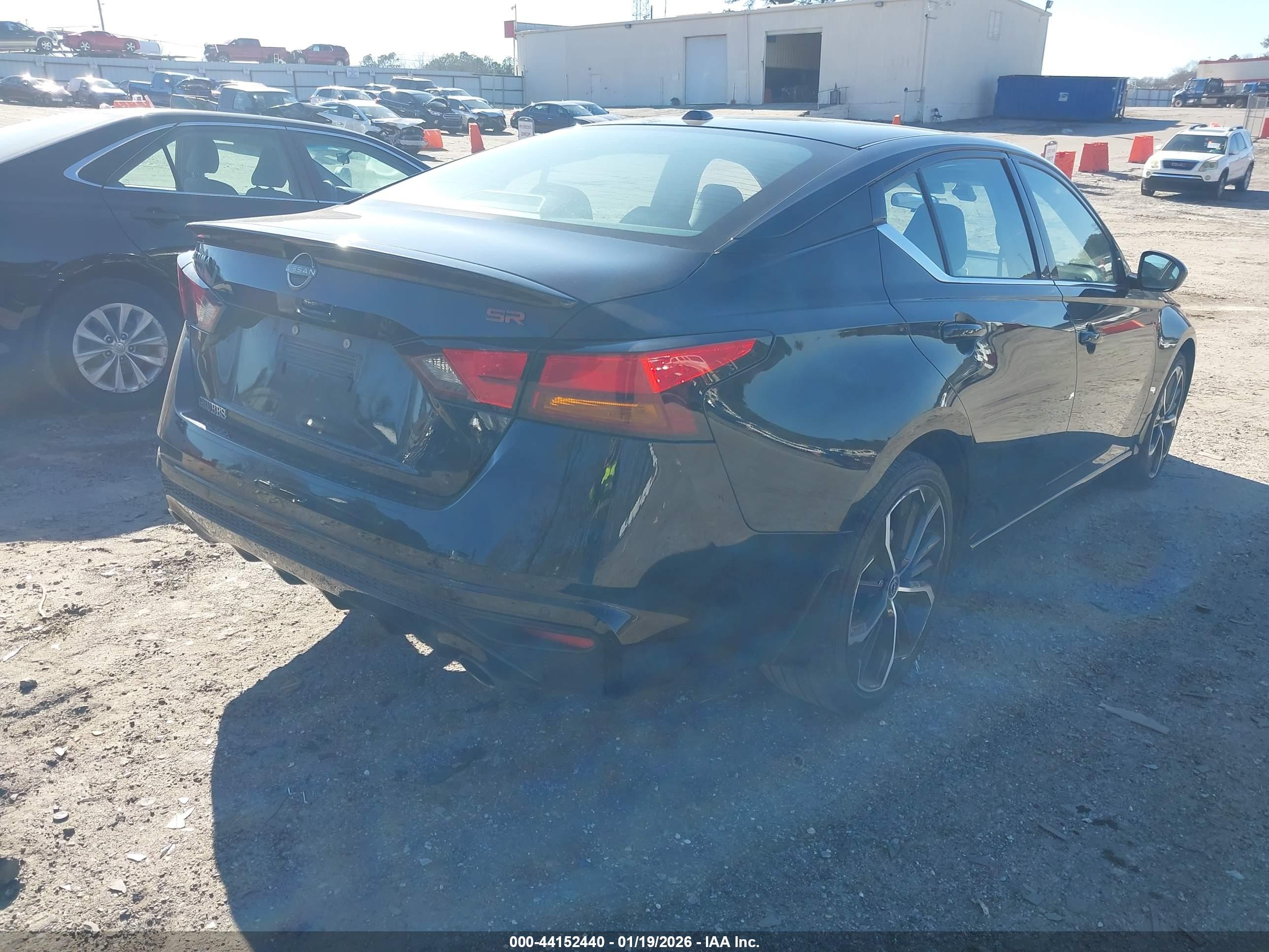 NISSAN ALTIMA image 4