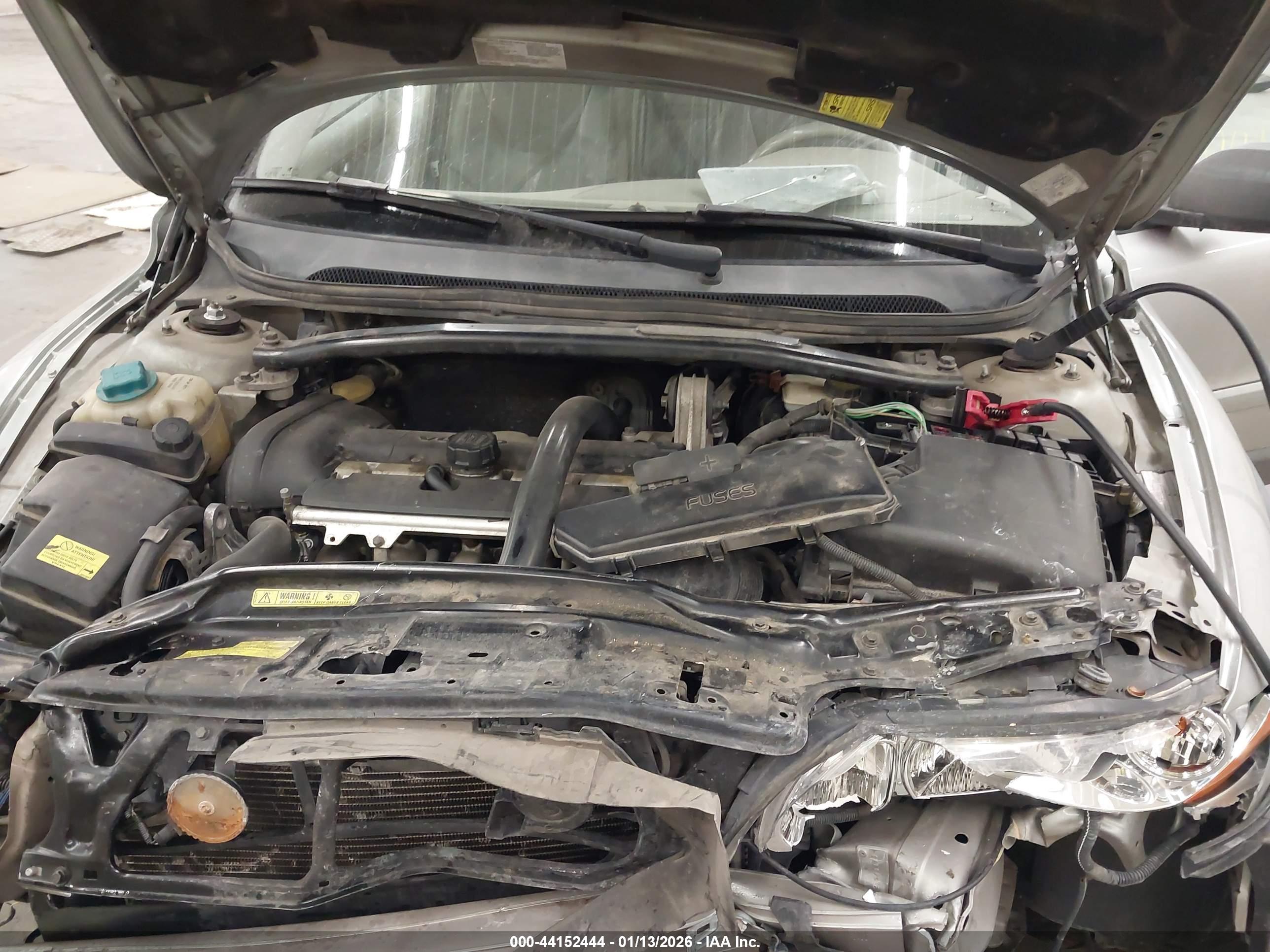 VOLVO XC70 image 10