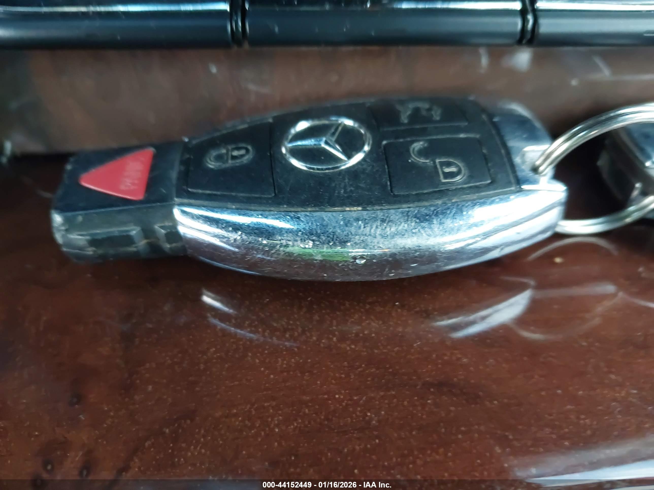 MERCEDES-BENZ E image 11