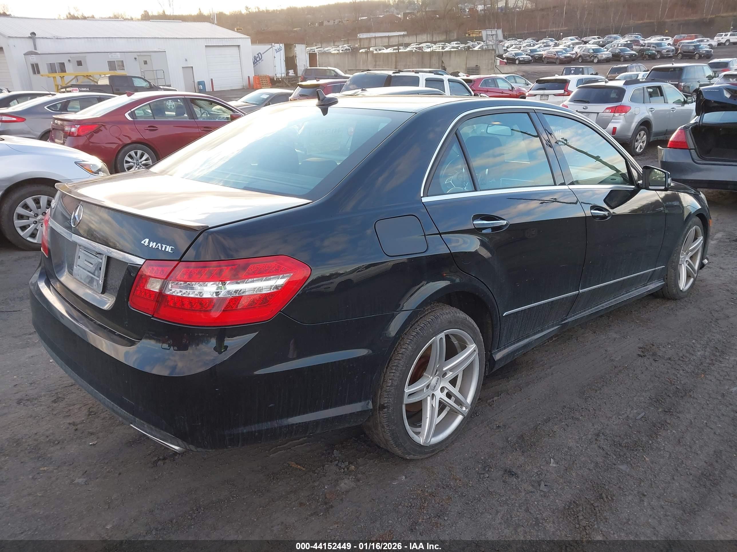 MERCEDES-BENZ E image 4