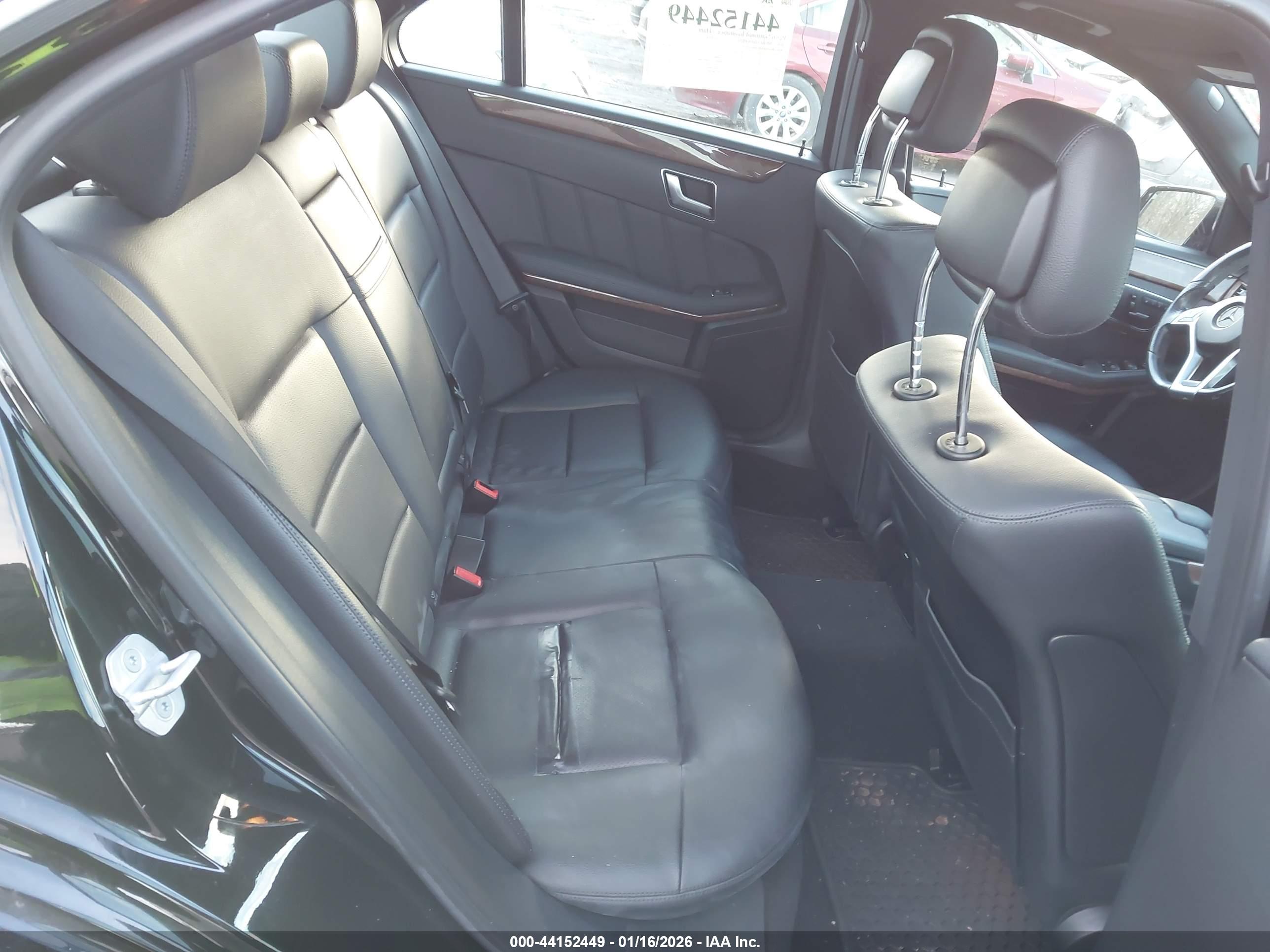 MERCEDES-BENZ E image 8