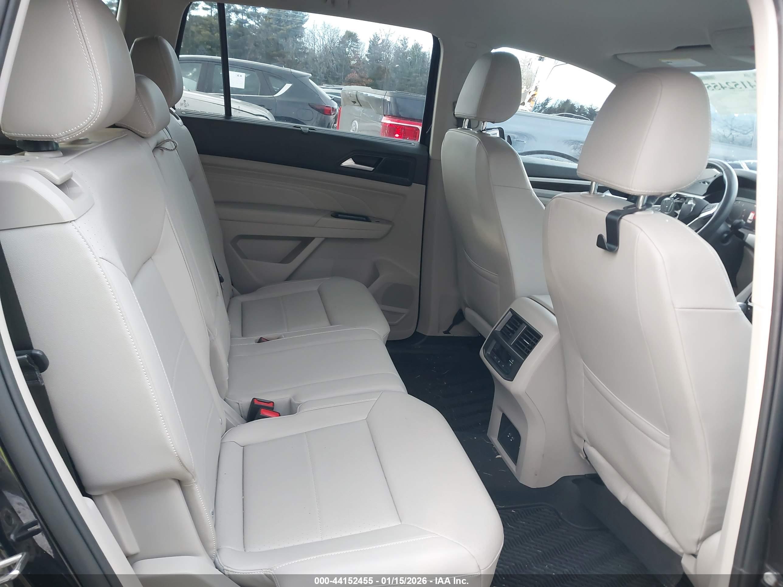 VOLKSWAGEN ATLAS image 8
