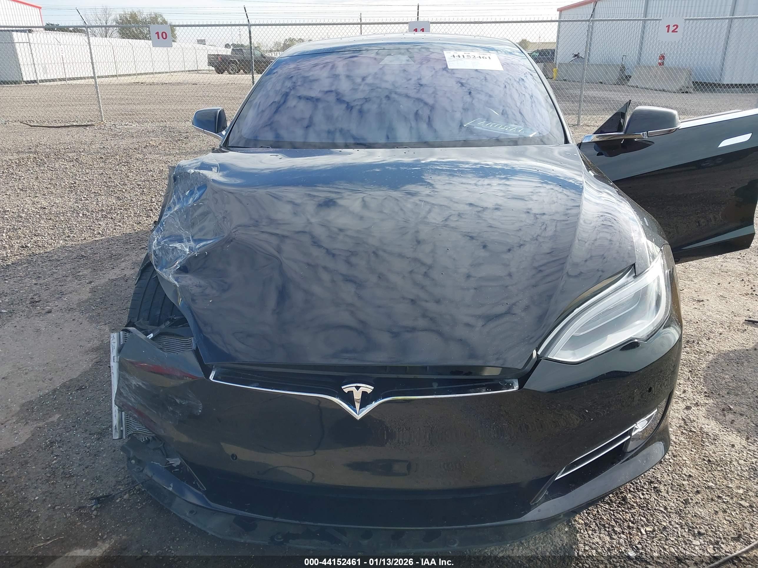 TESLA MODEL image 10