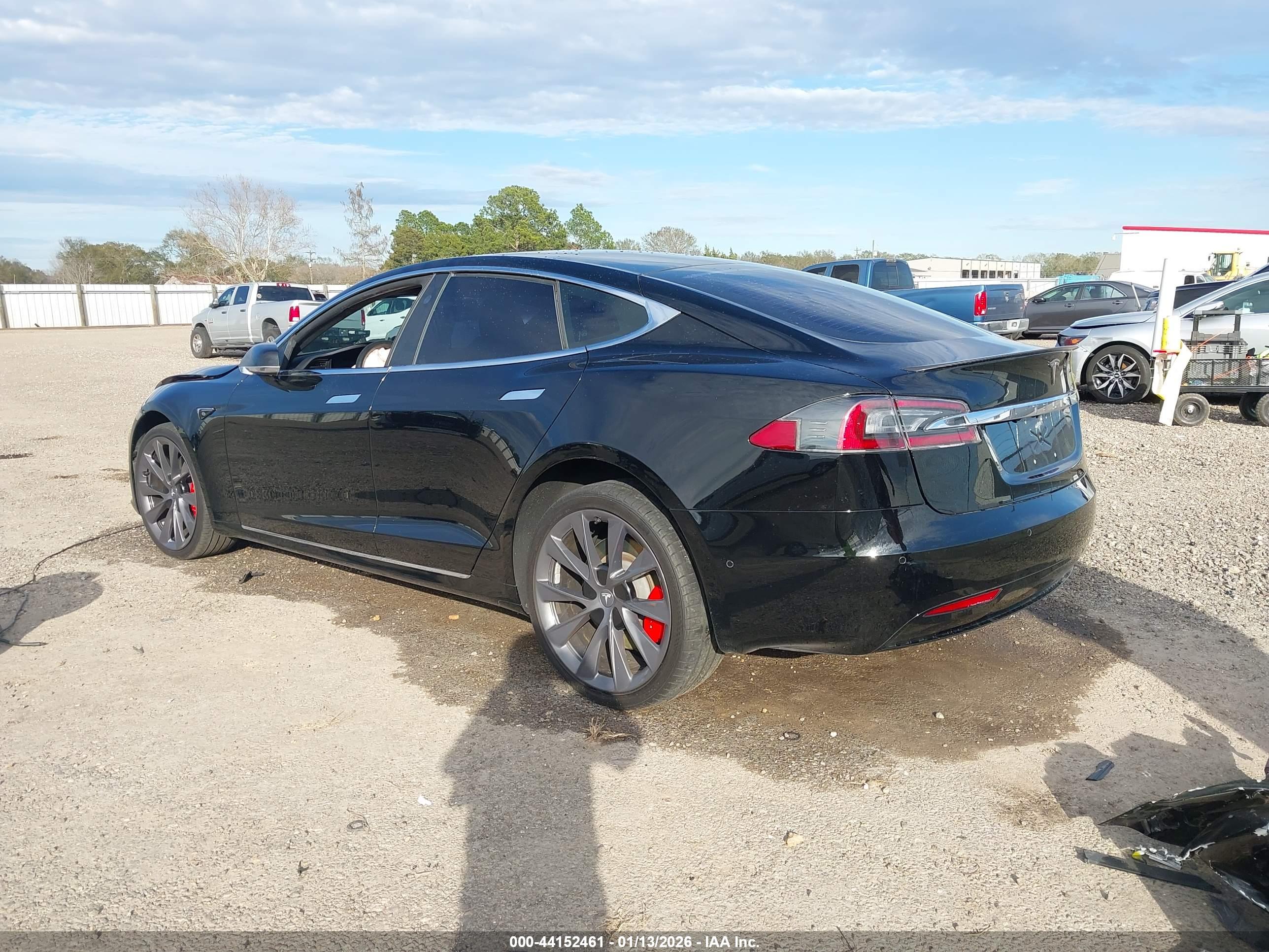 TESLA MODEL image 3