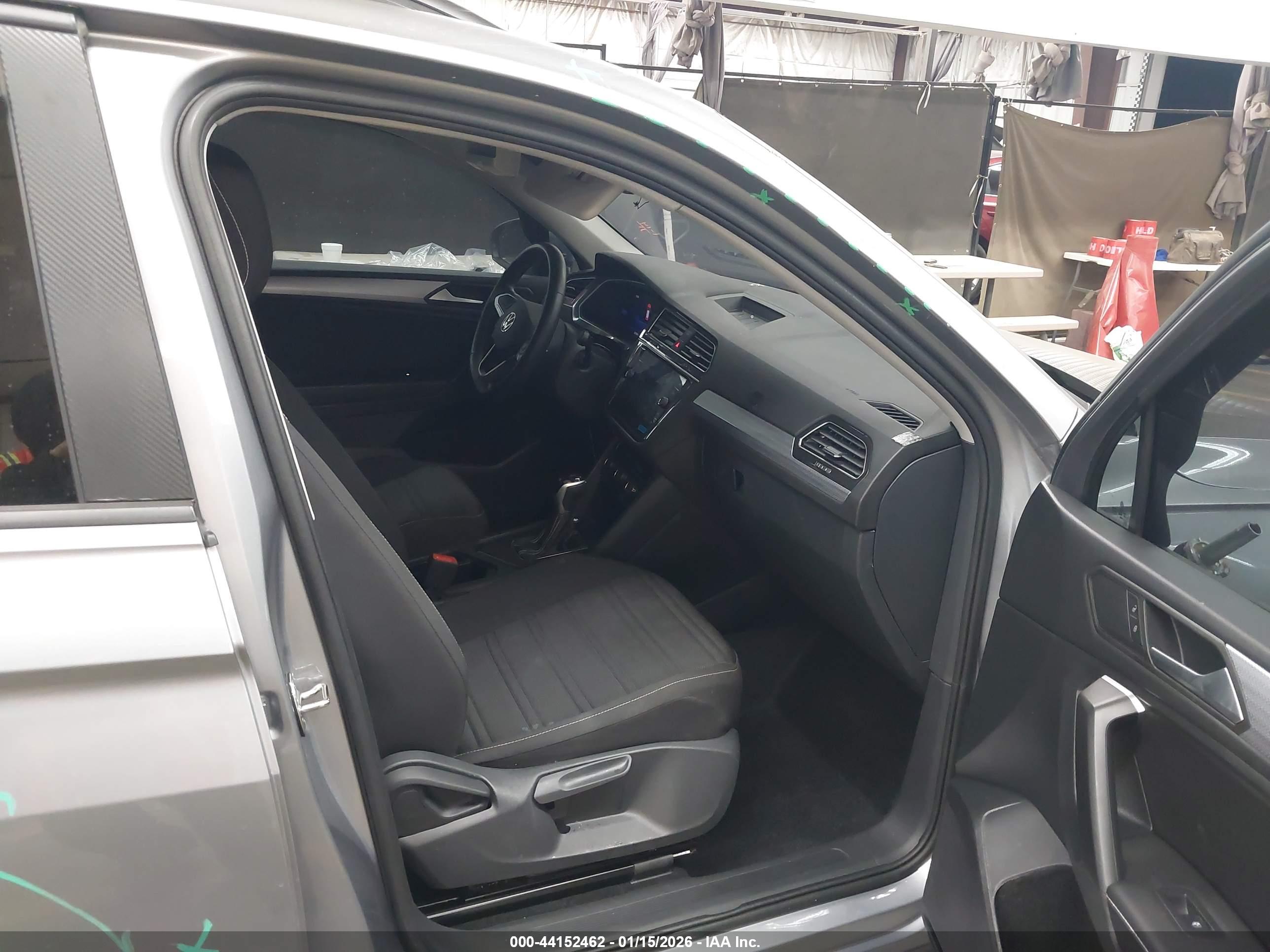 VOLKSWAGEN TIGUAN image 5
