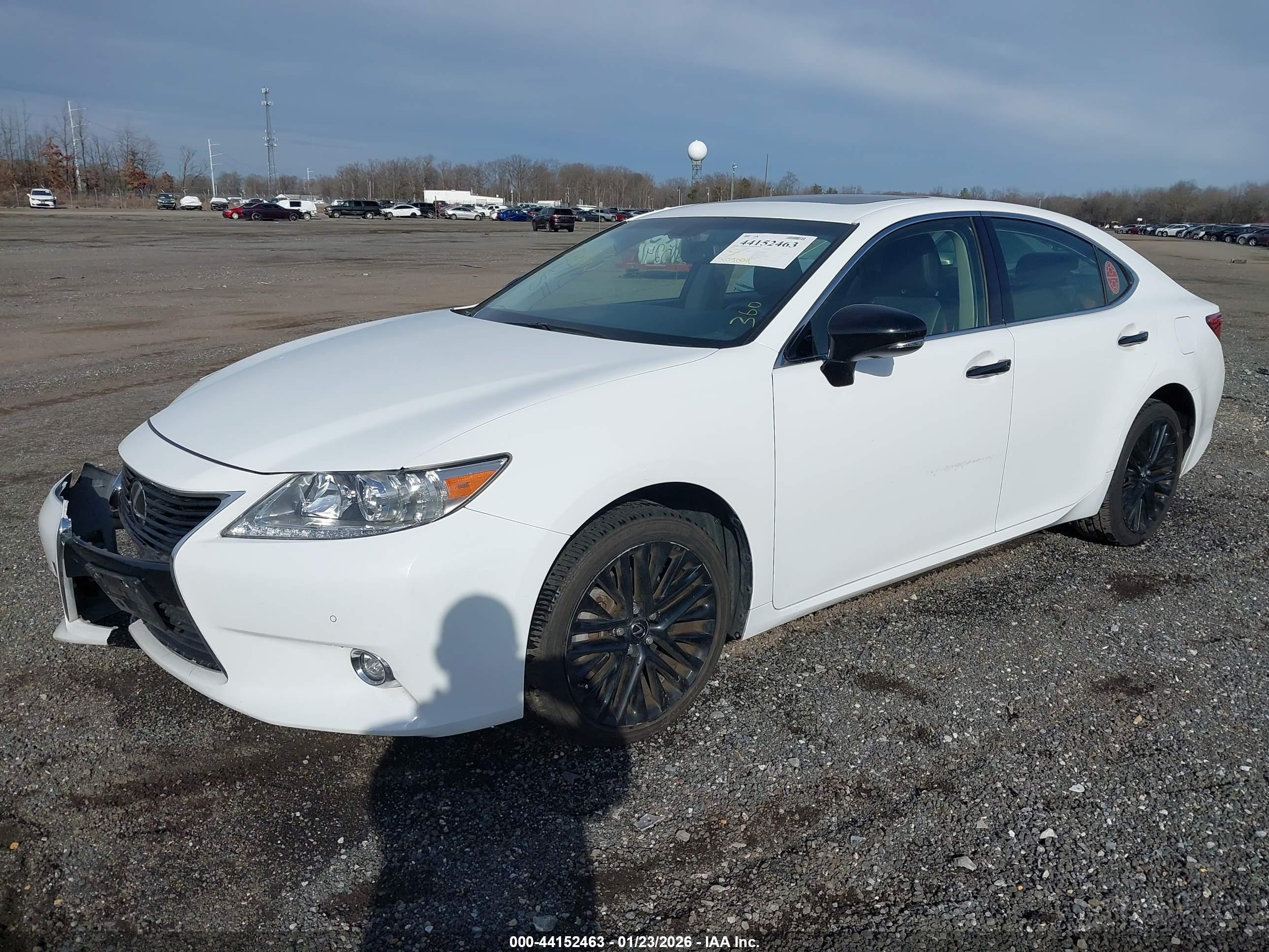 LEXUS ES image 2