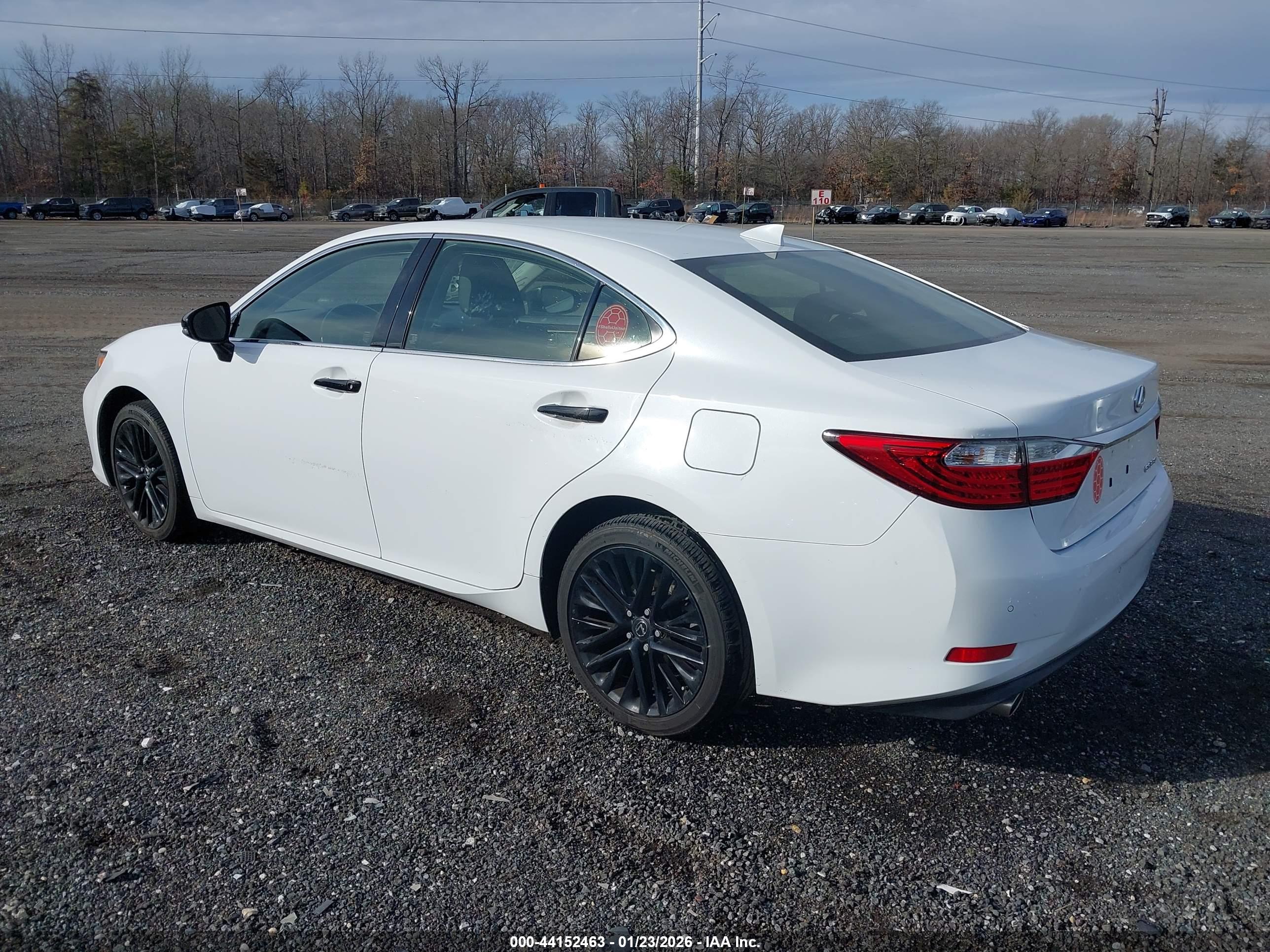 LEXUS ES image 3
