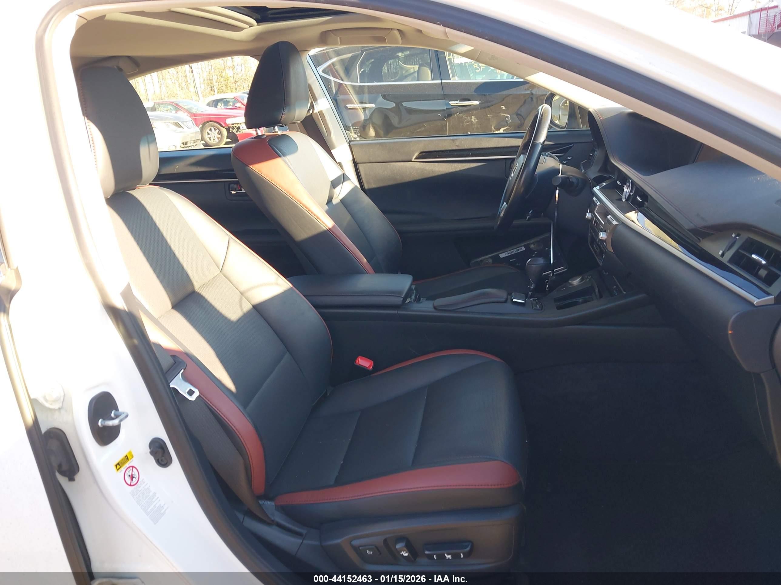LEXUS ES image 5