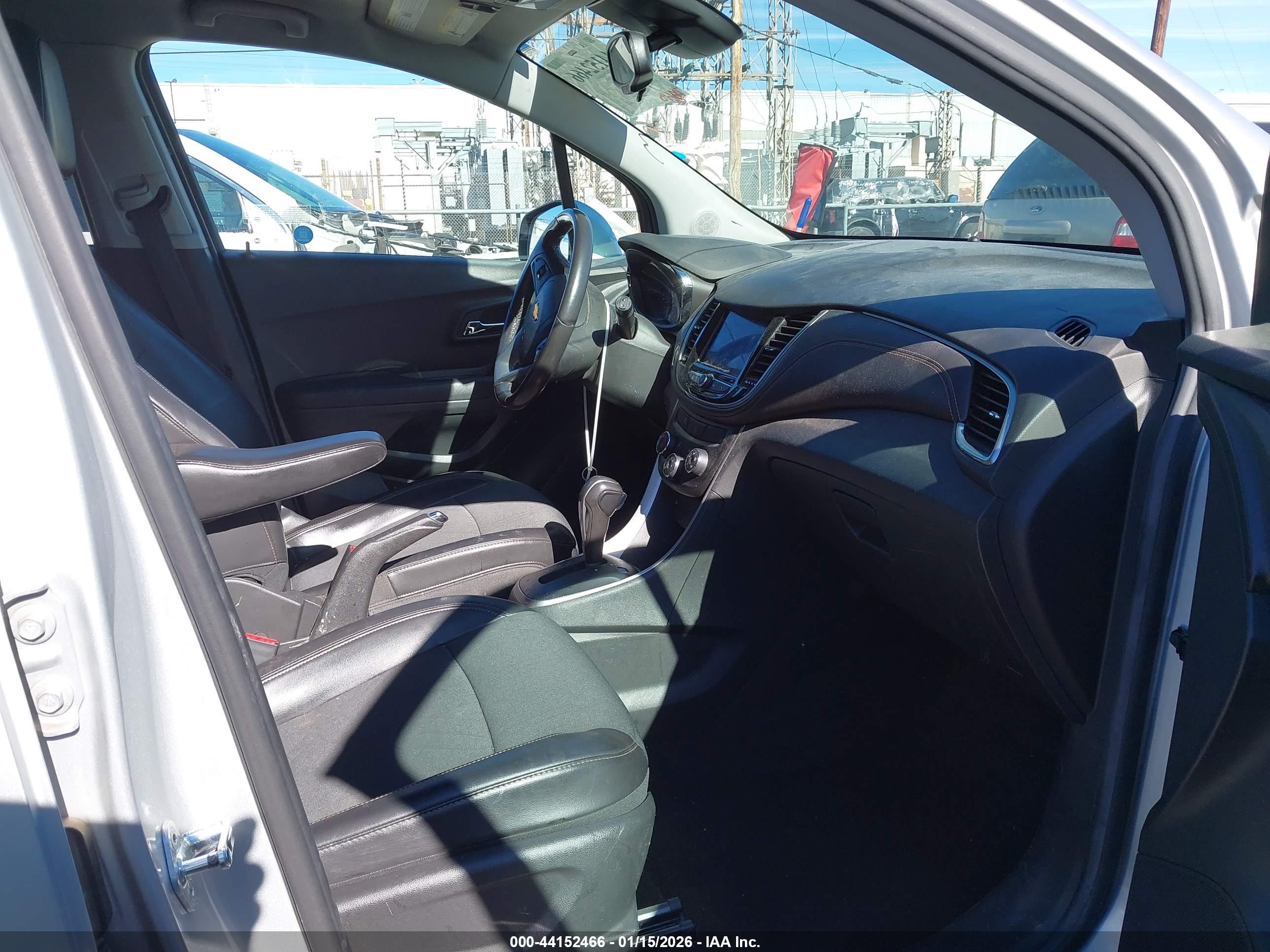 CHEVROLET TRAX image 5