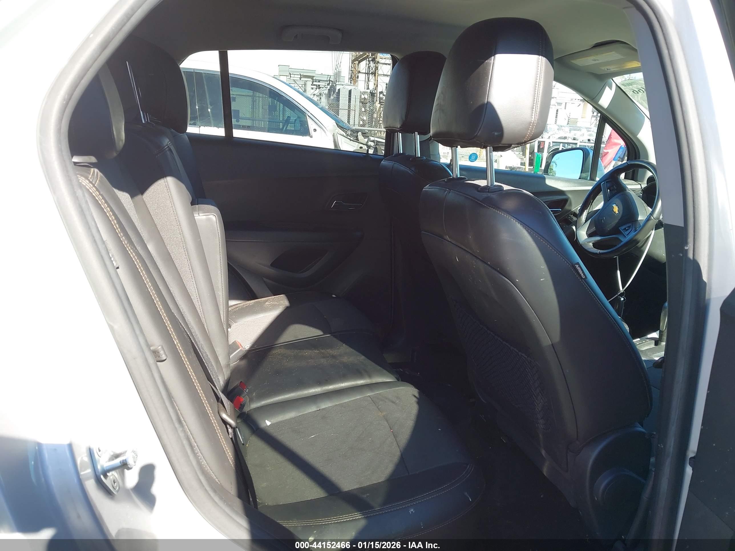 CHEVROLET TRAX image 8