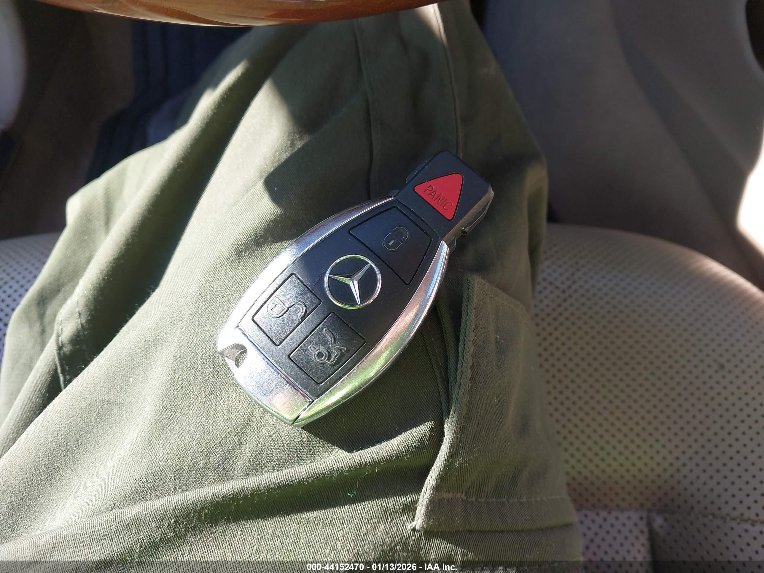MERCEDES-BENZ E image 11