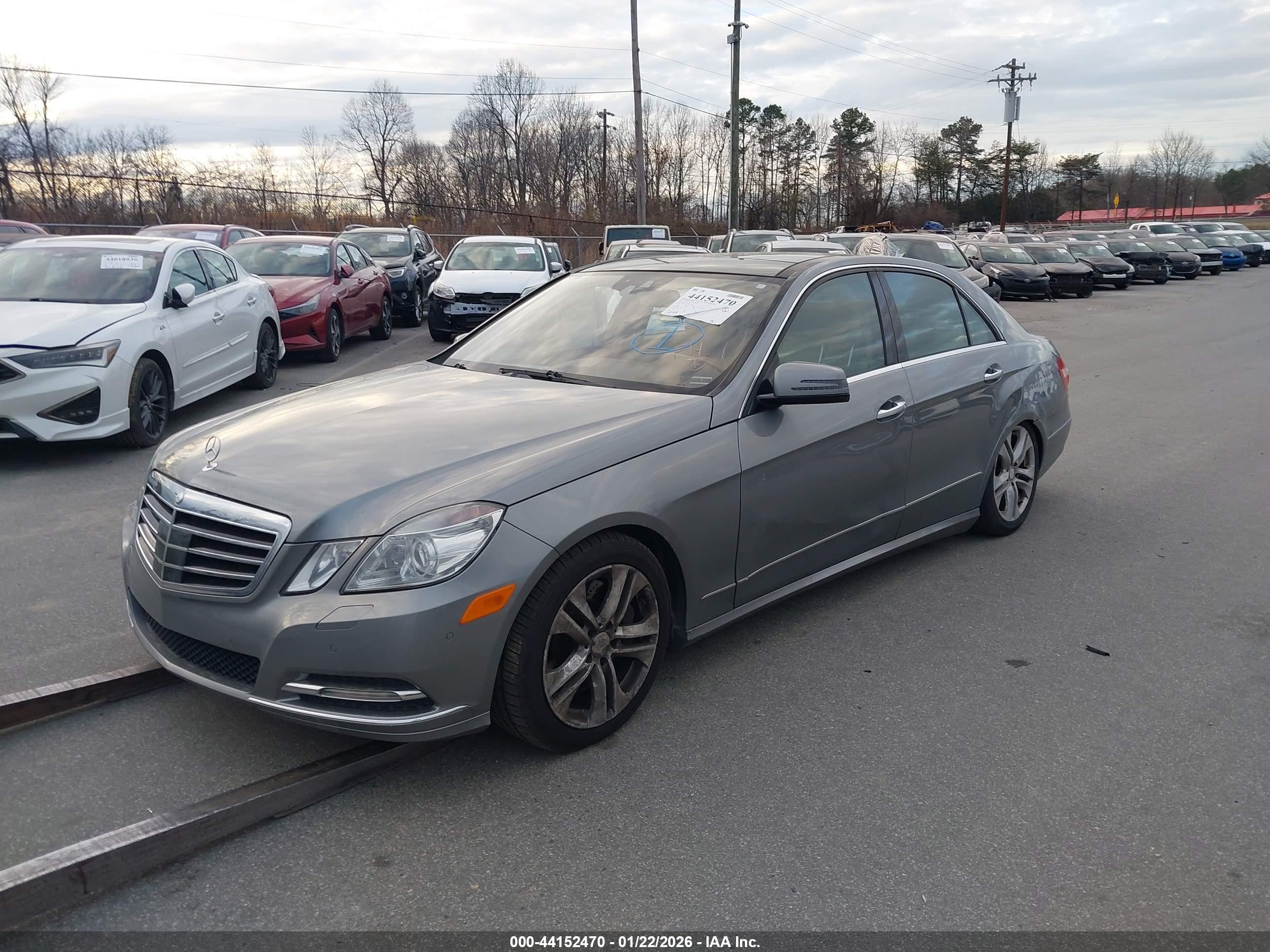 MERCEDES-BENZ E image 2