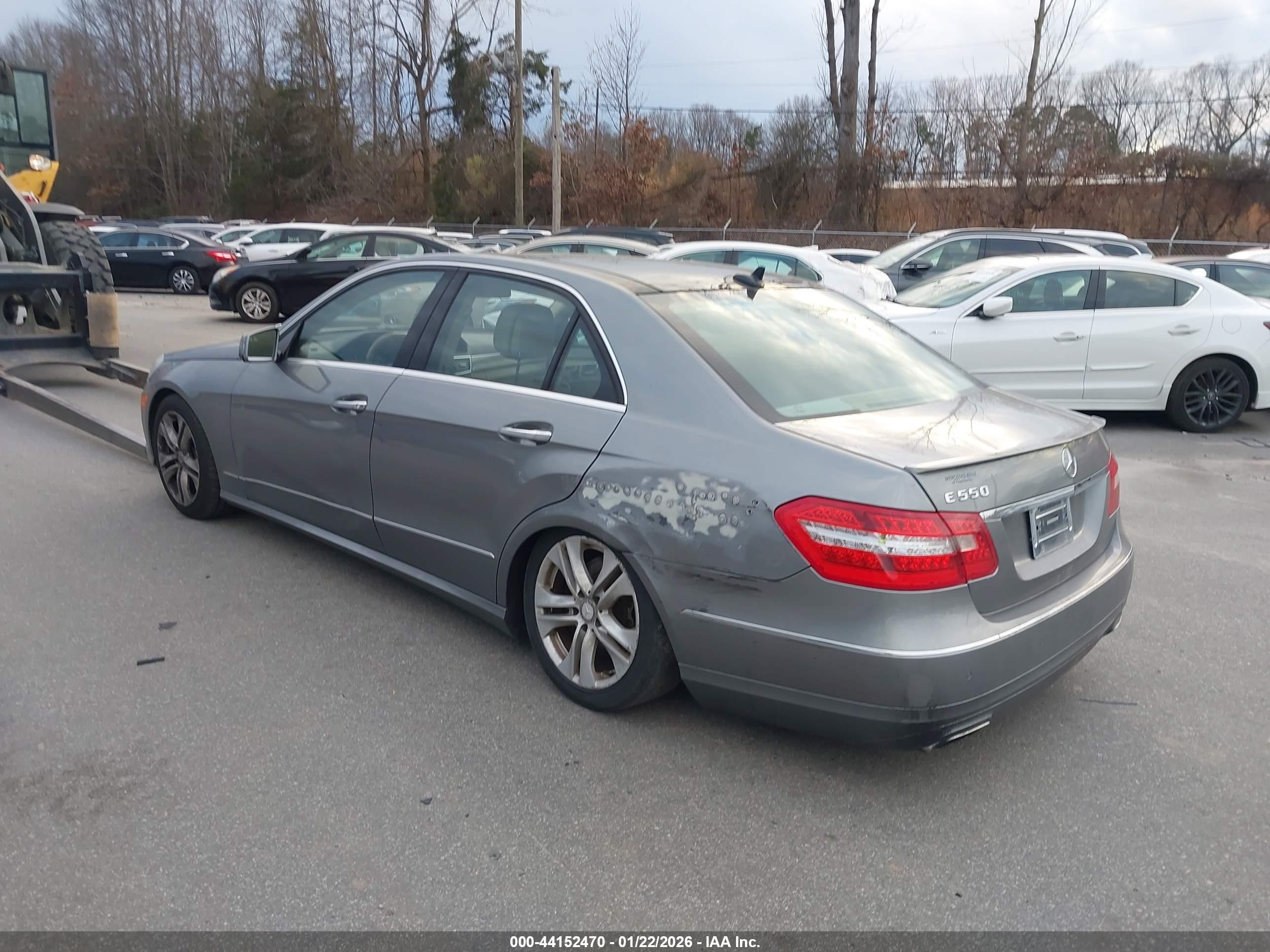 MERCEDES-BENZ E image 3