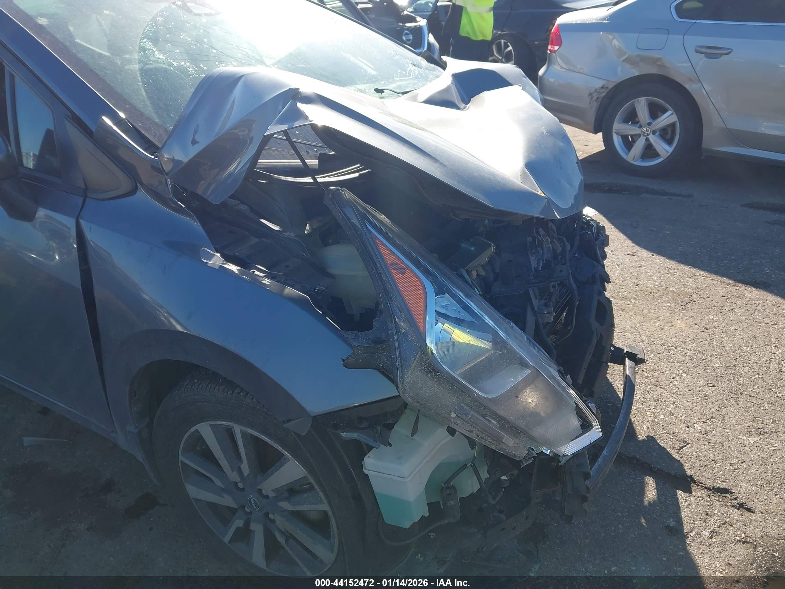 NISSAN VERSA image 6