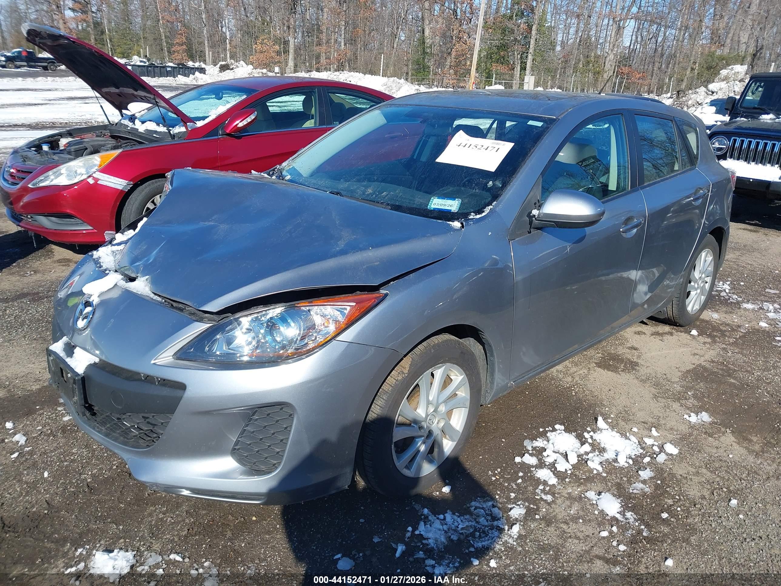 MAZDA MAZDA3 image 2