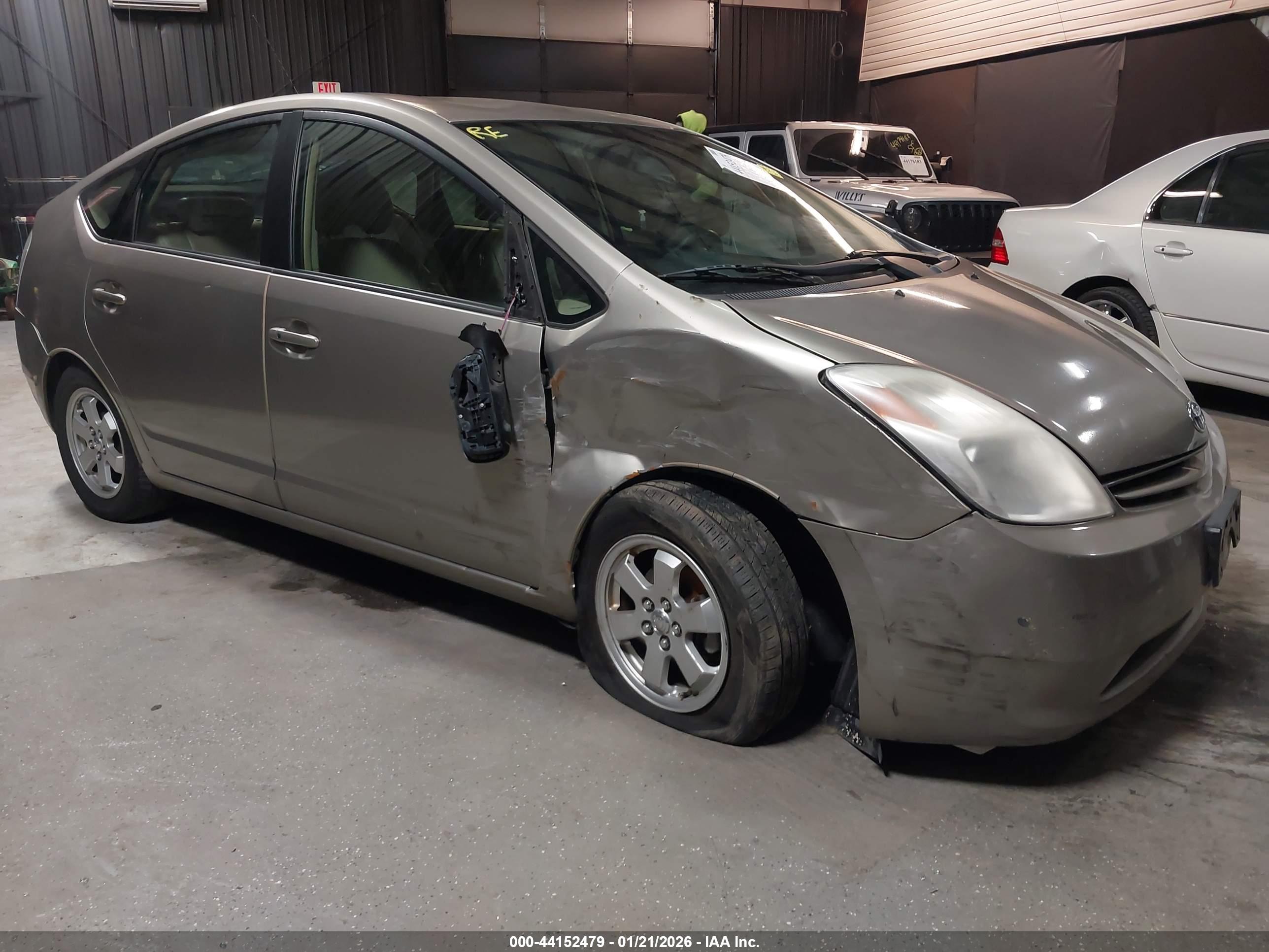 TOYOTA PRIUS image 6