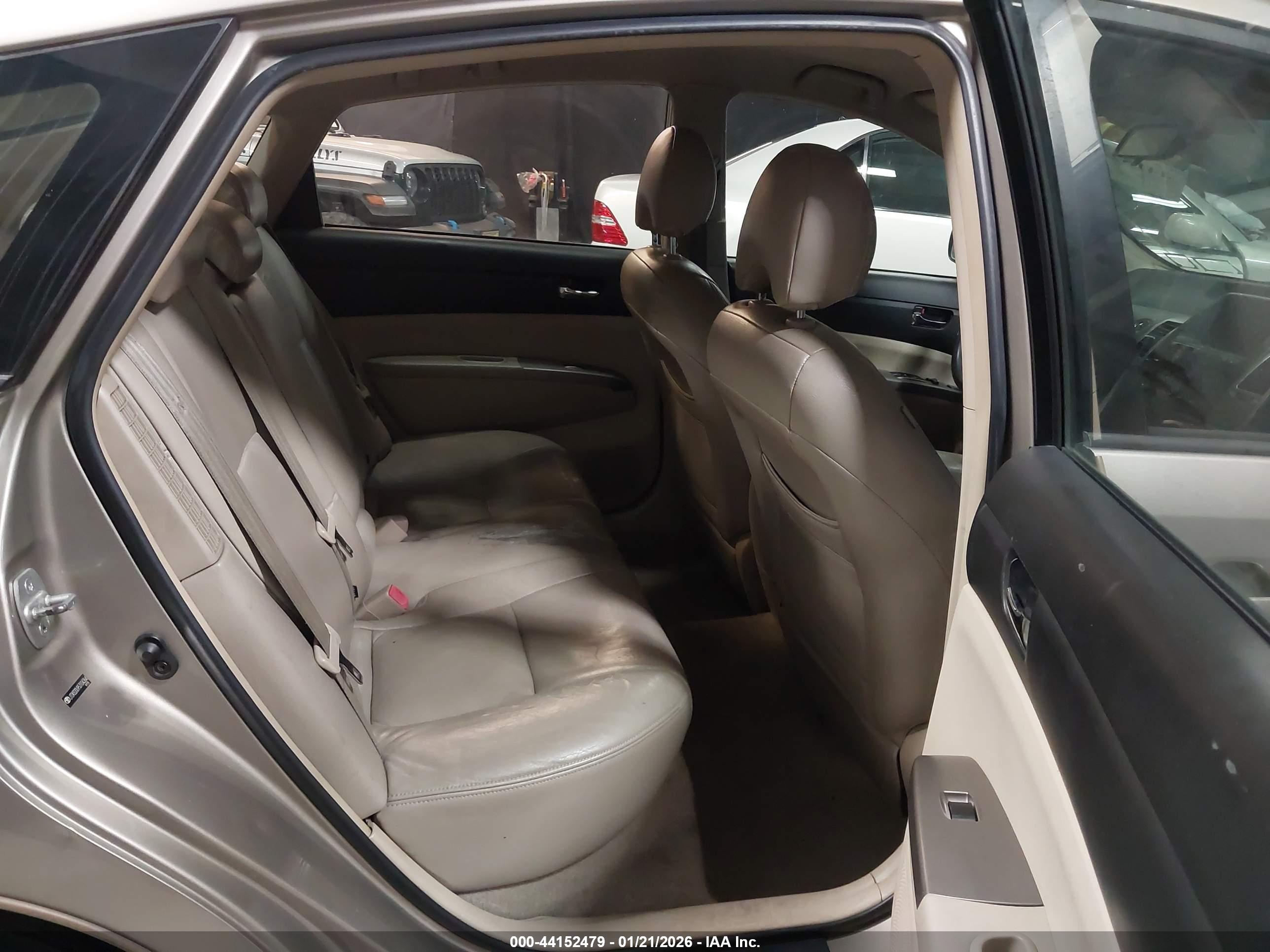 TOYOTA PRIUS image 8