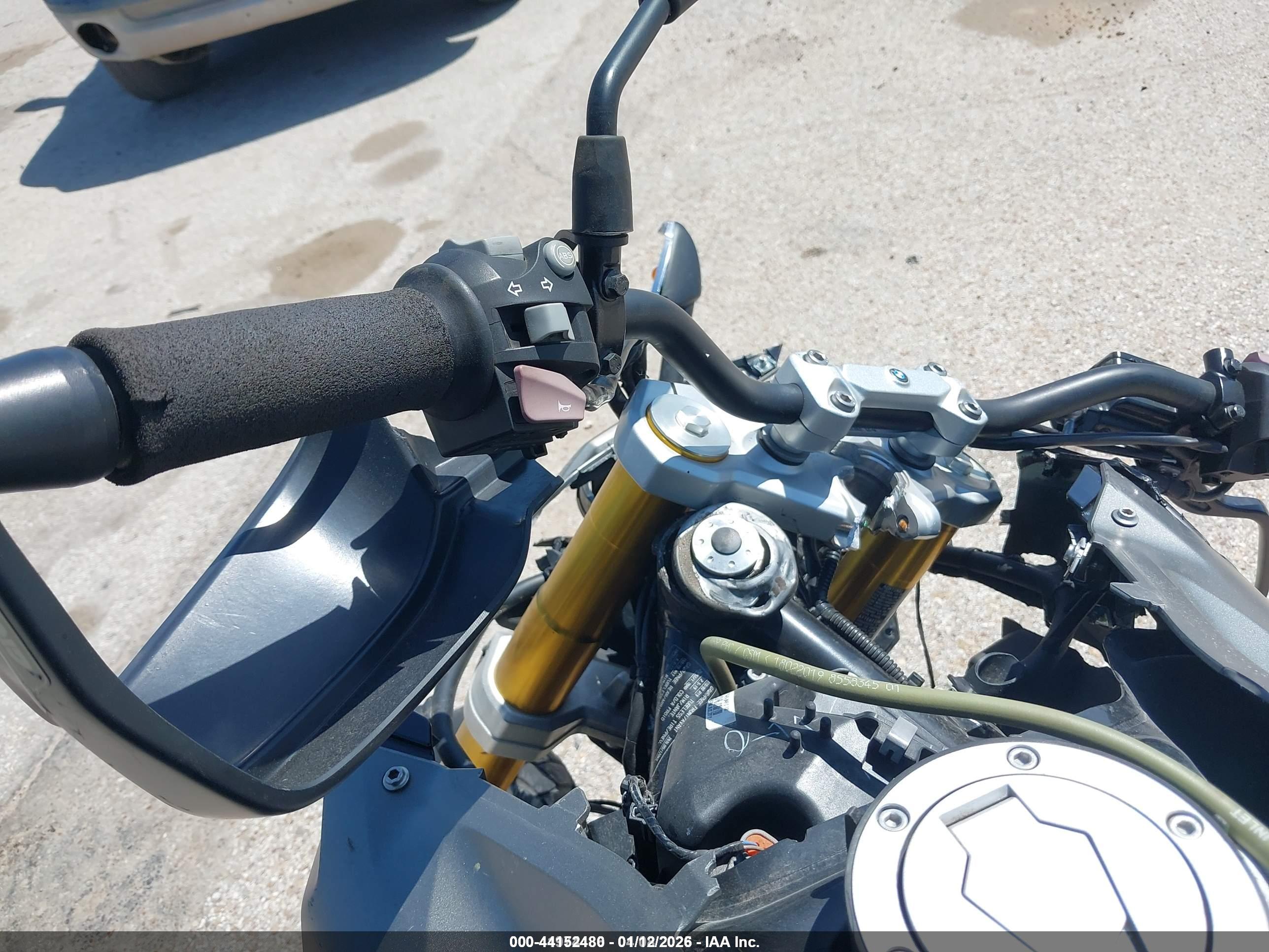 BMW G310 image 7