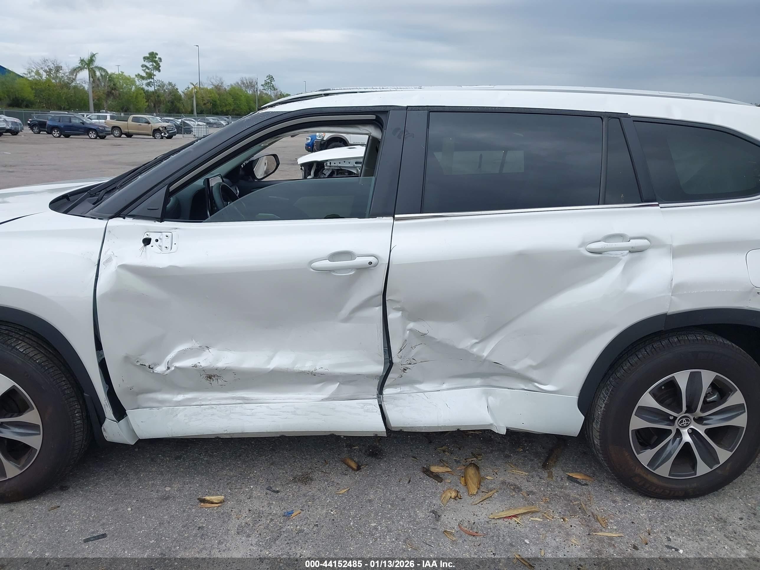 TOYOTA HIGHLANDER image 6