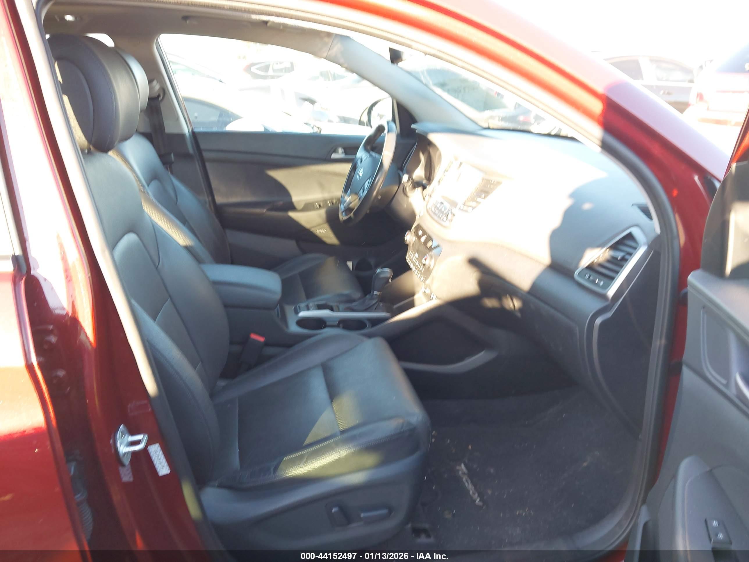 HYUNDAI TUCSON image 5