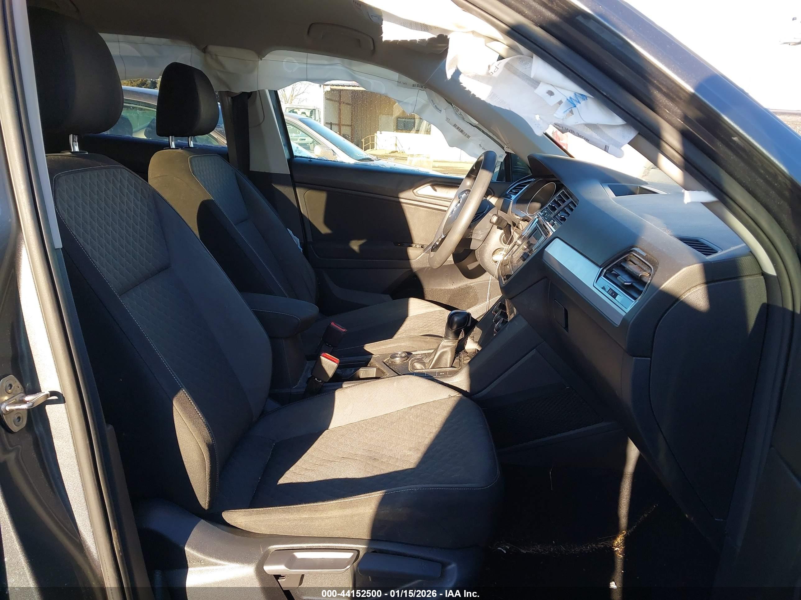 VOLKSWAGEN TIGUAN image 5