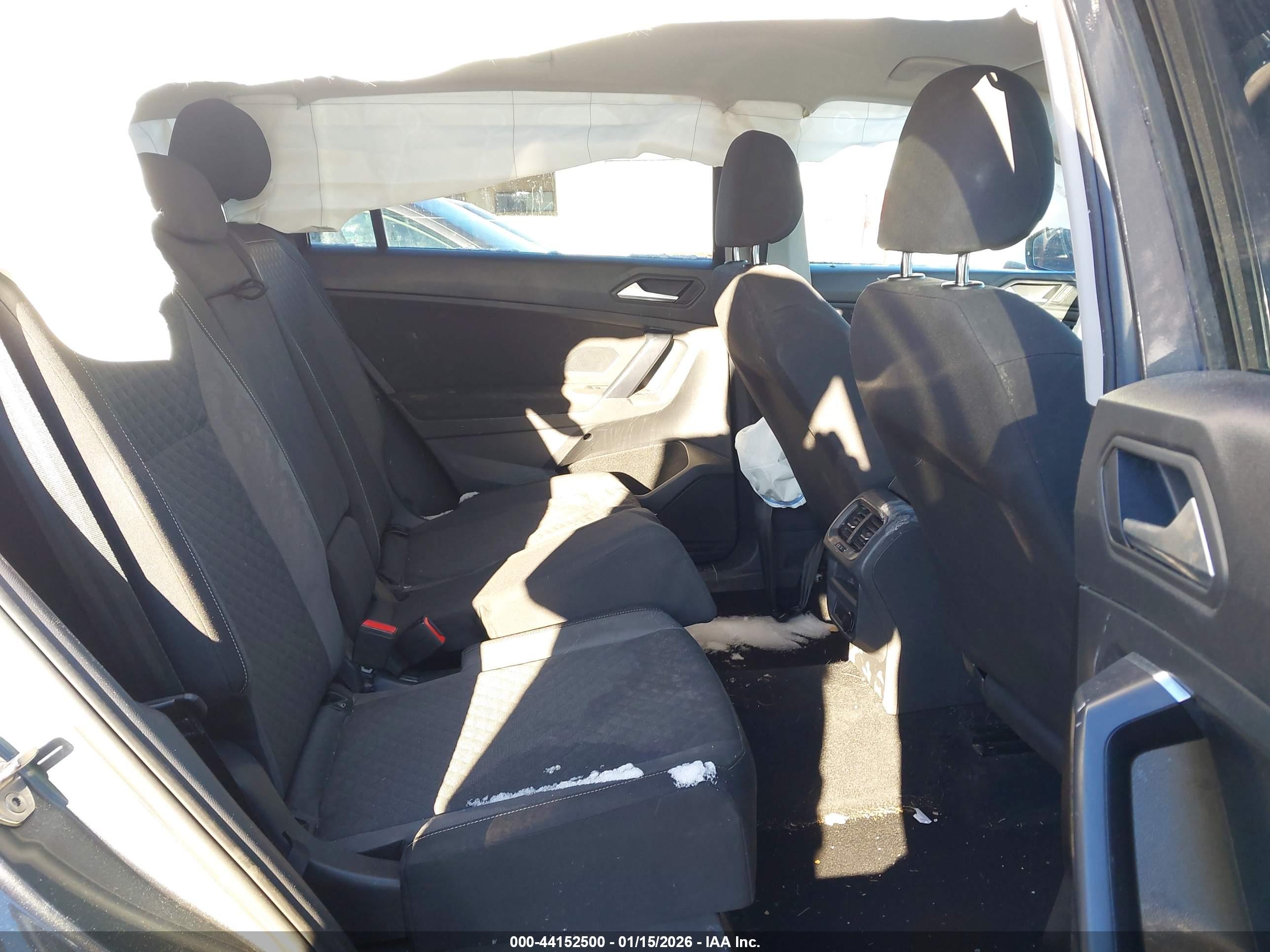 VOLKSWAGEN TIGUAN image 8