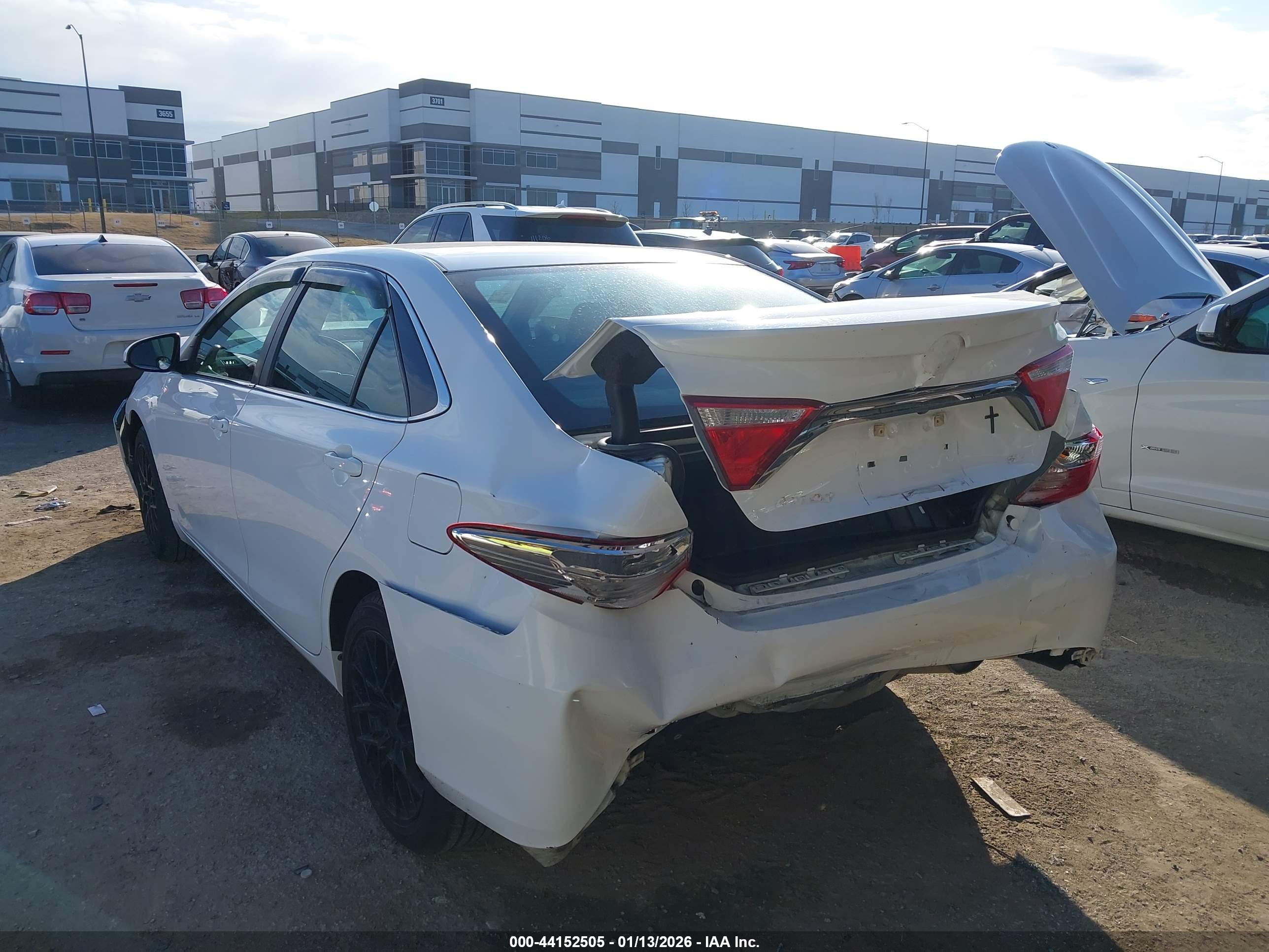 TOYOTA CAMRY image 3