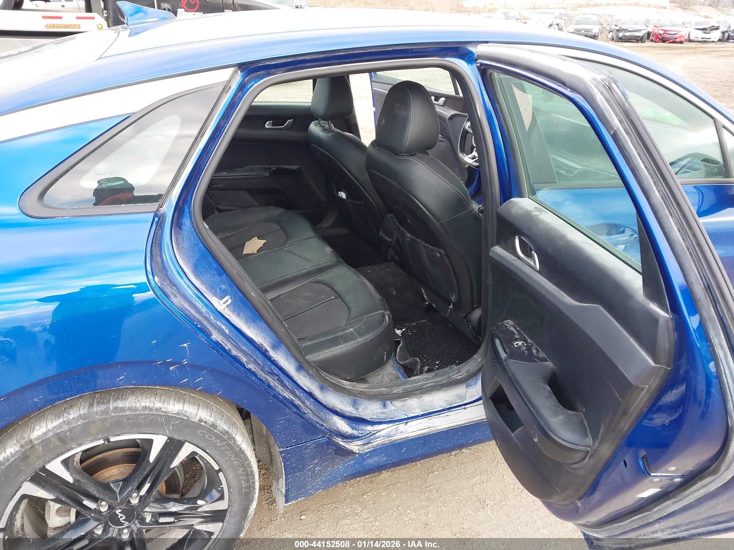 KIA K5 image 8