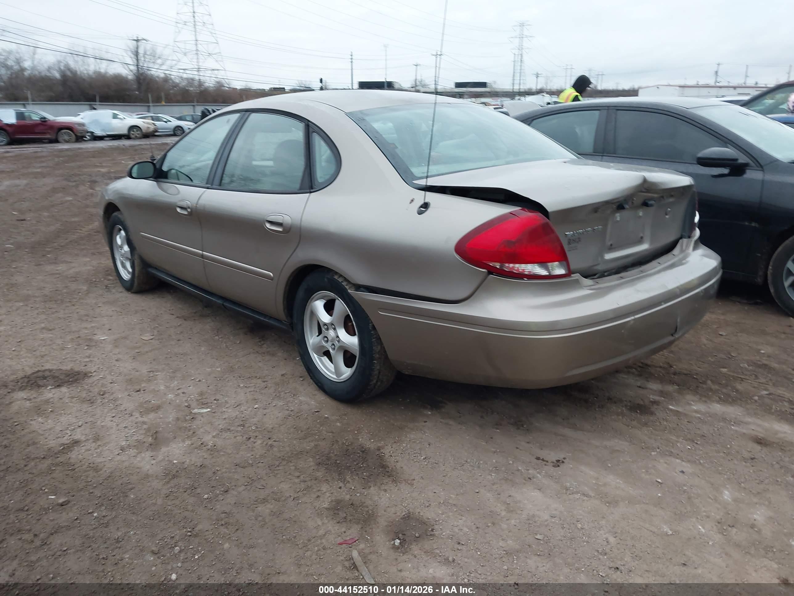 FORD TAURUS image 3